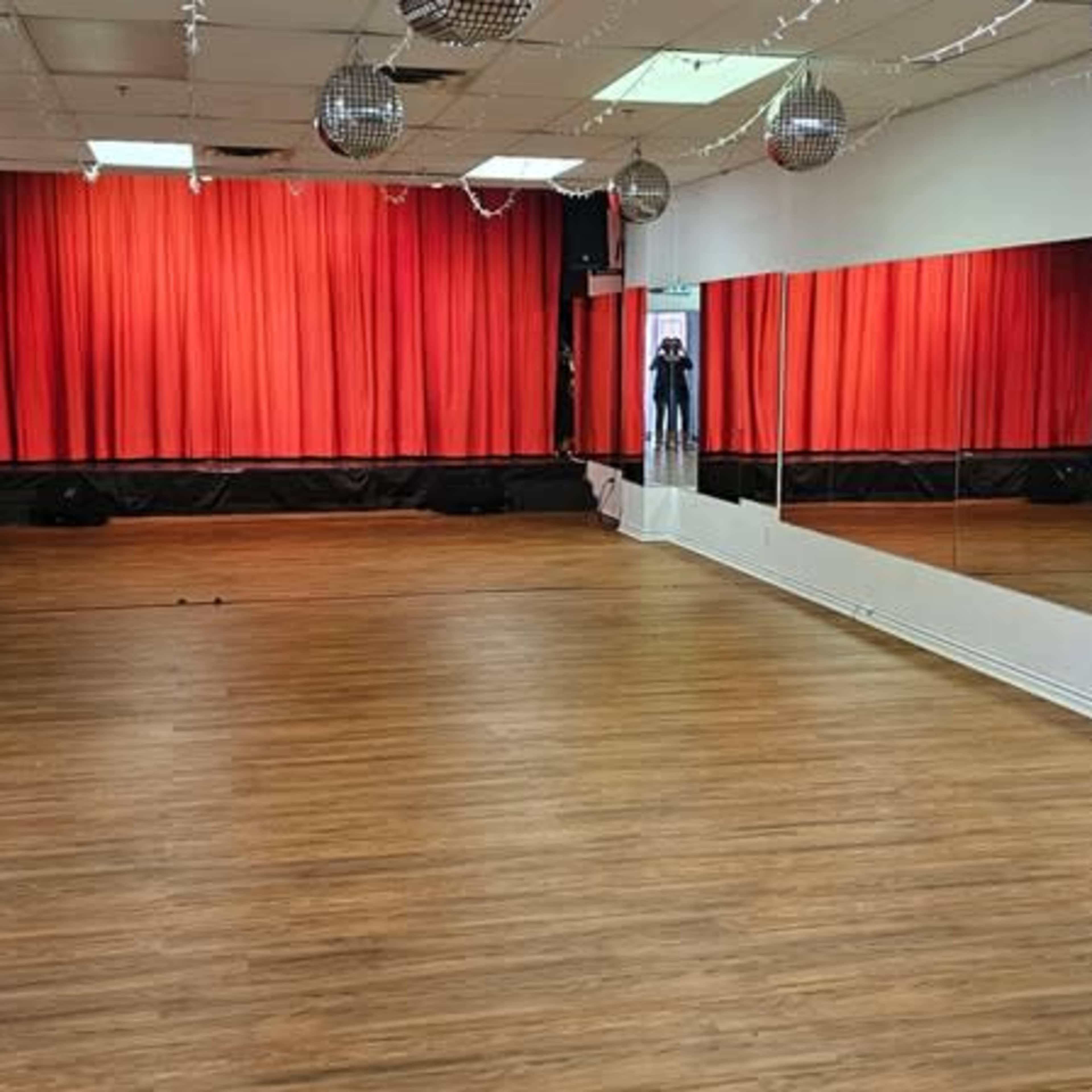 Bright, Modern Event Studio Perfect for Parties, Workshops, and Rehearsals Image in Barrie, Barrie, ON