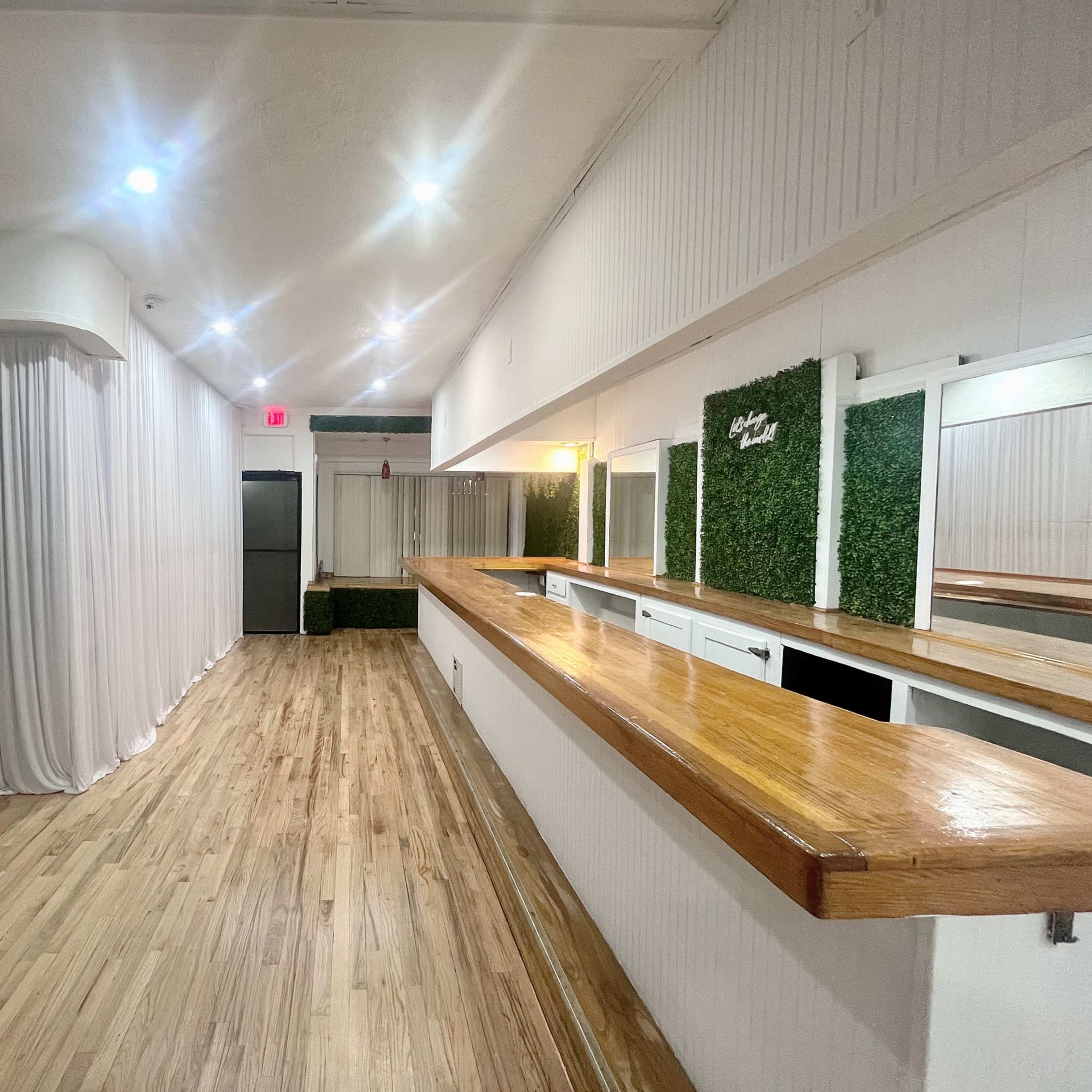 Serene Garden-Themed Event Space with Full Bar and Versatile Amenities Image in Hempstead, Elmont, NY