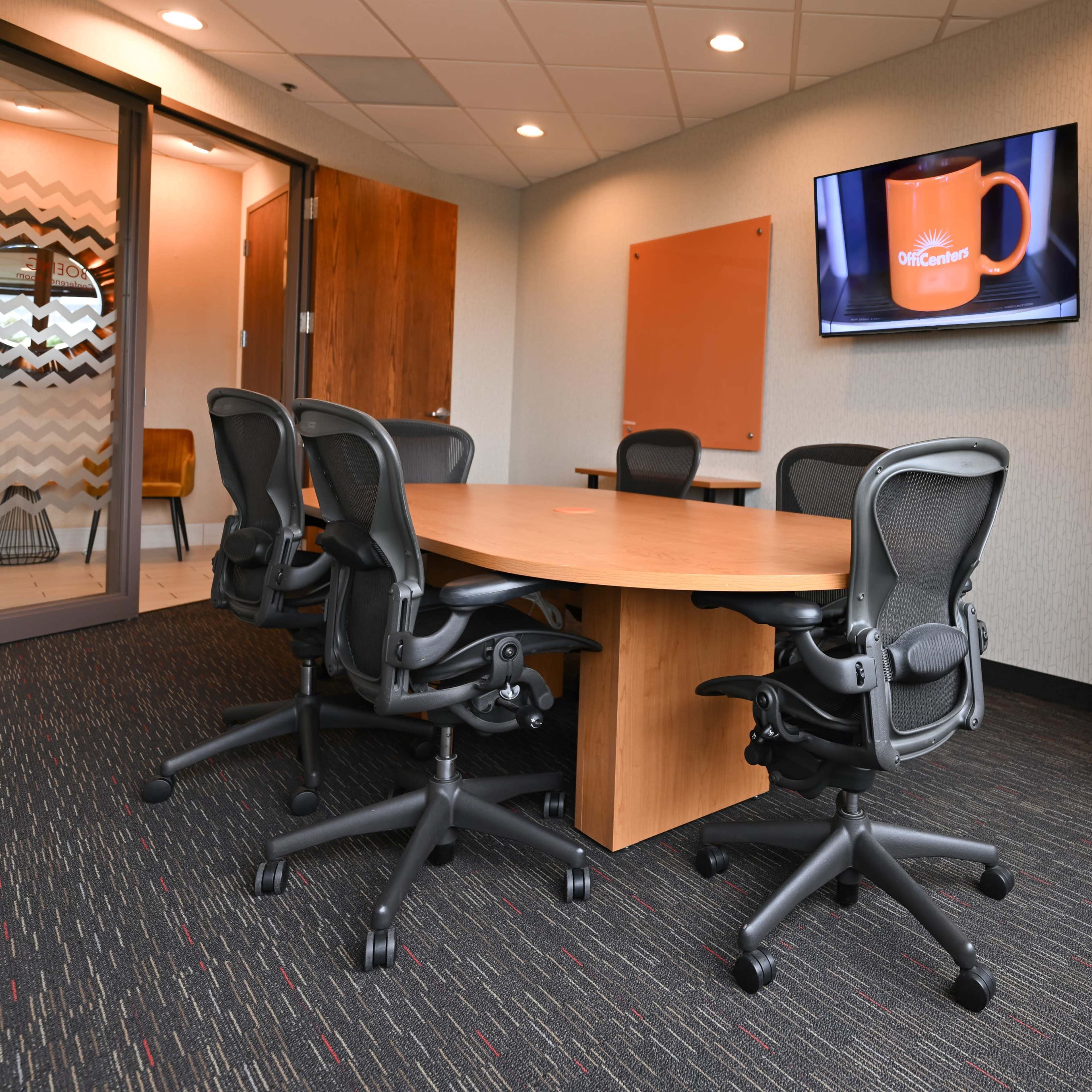 Creative Meeting Space - 6 People - TV - Whiteboard Image in South Loop District, Bloomington, MN