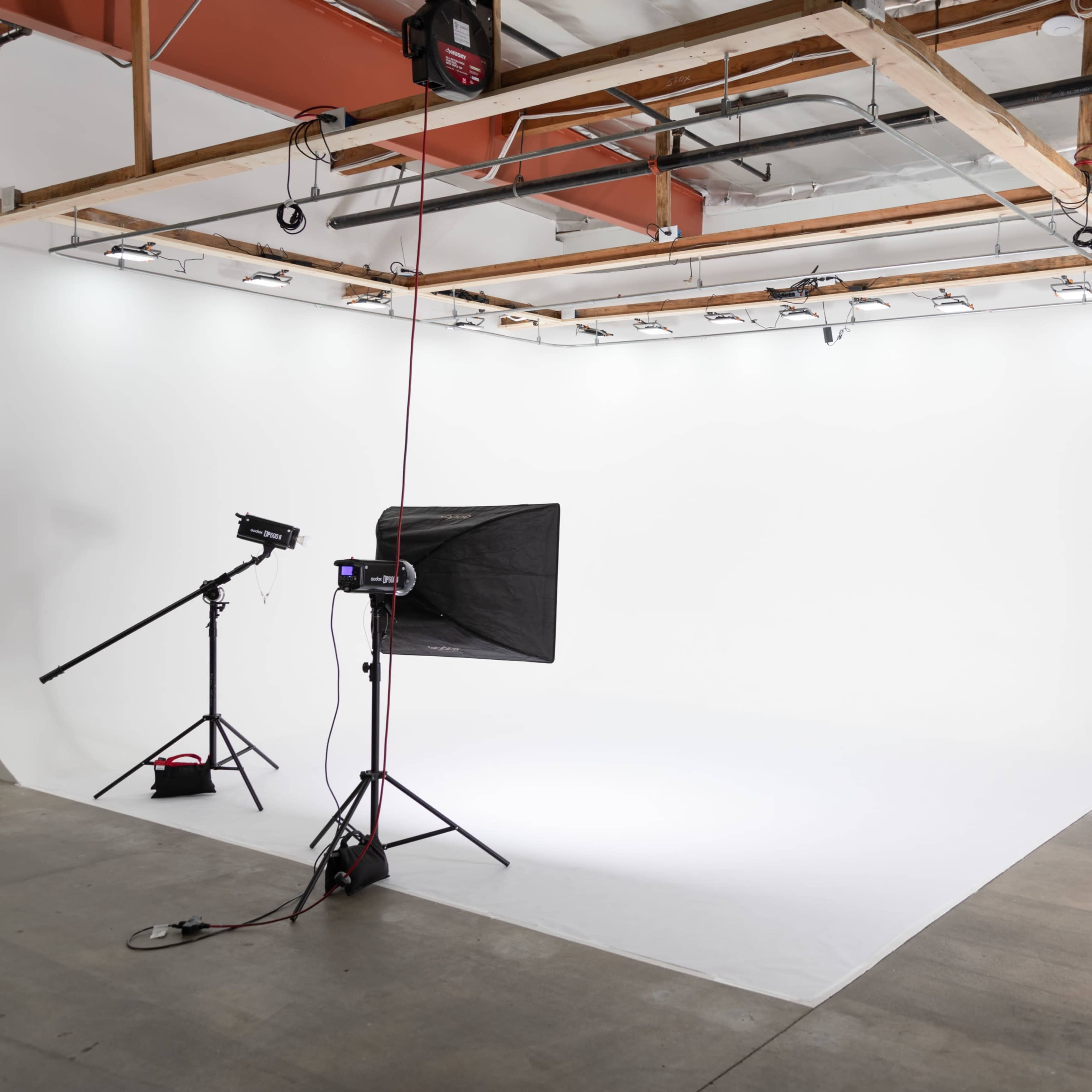 Redirect Marketing Group Image in Central LA, Los Angeles, CA
