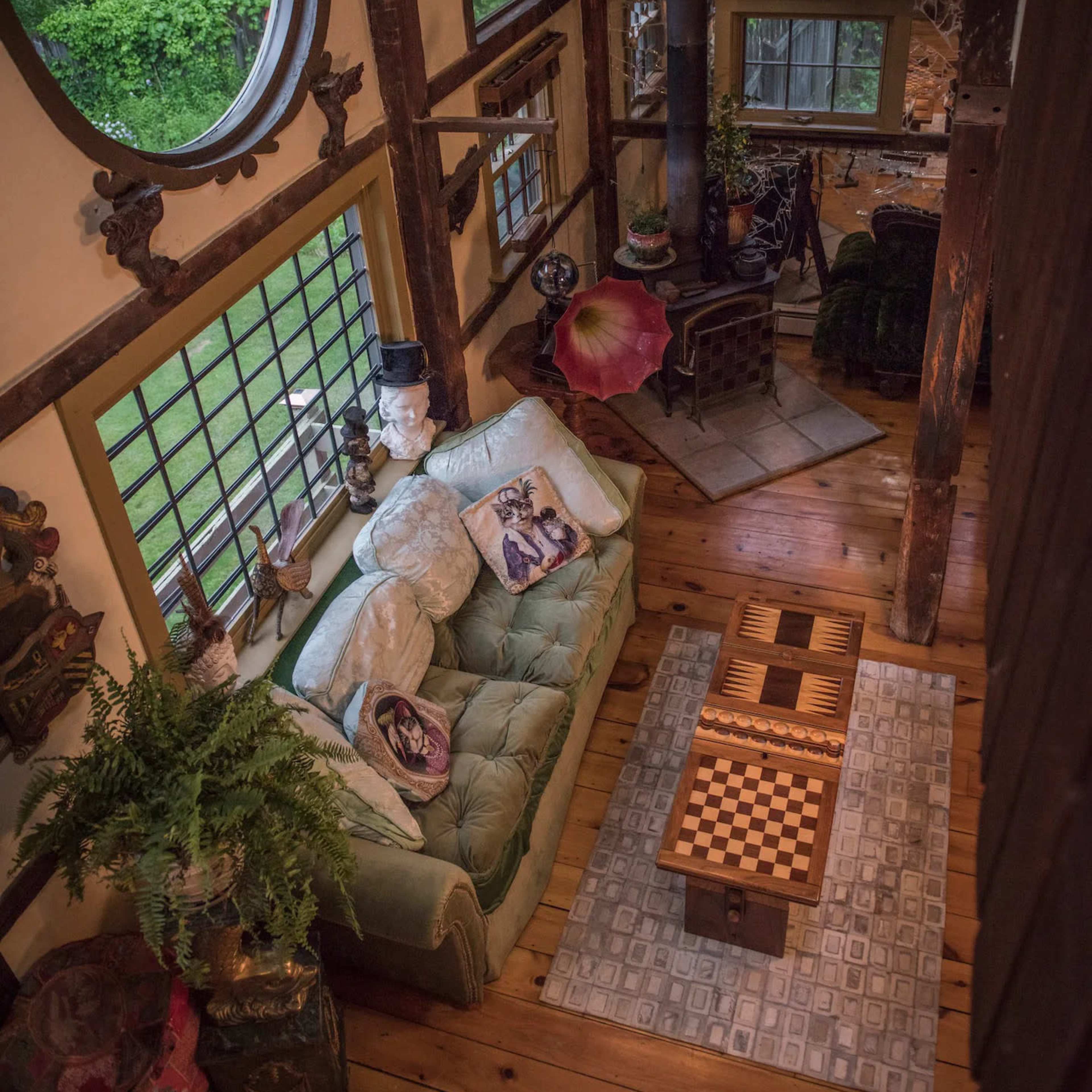 Unique Artsy Farm House with exquisite moon garden and outdoor spa Image in Kent, Kent, CT