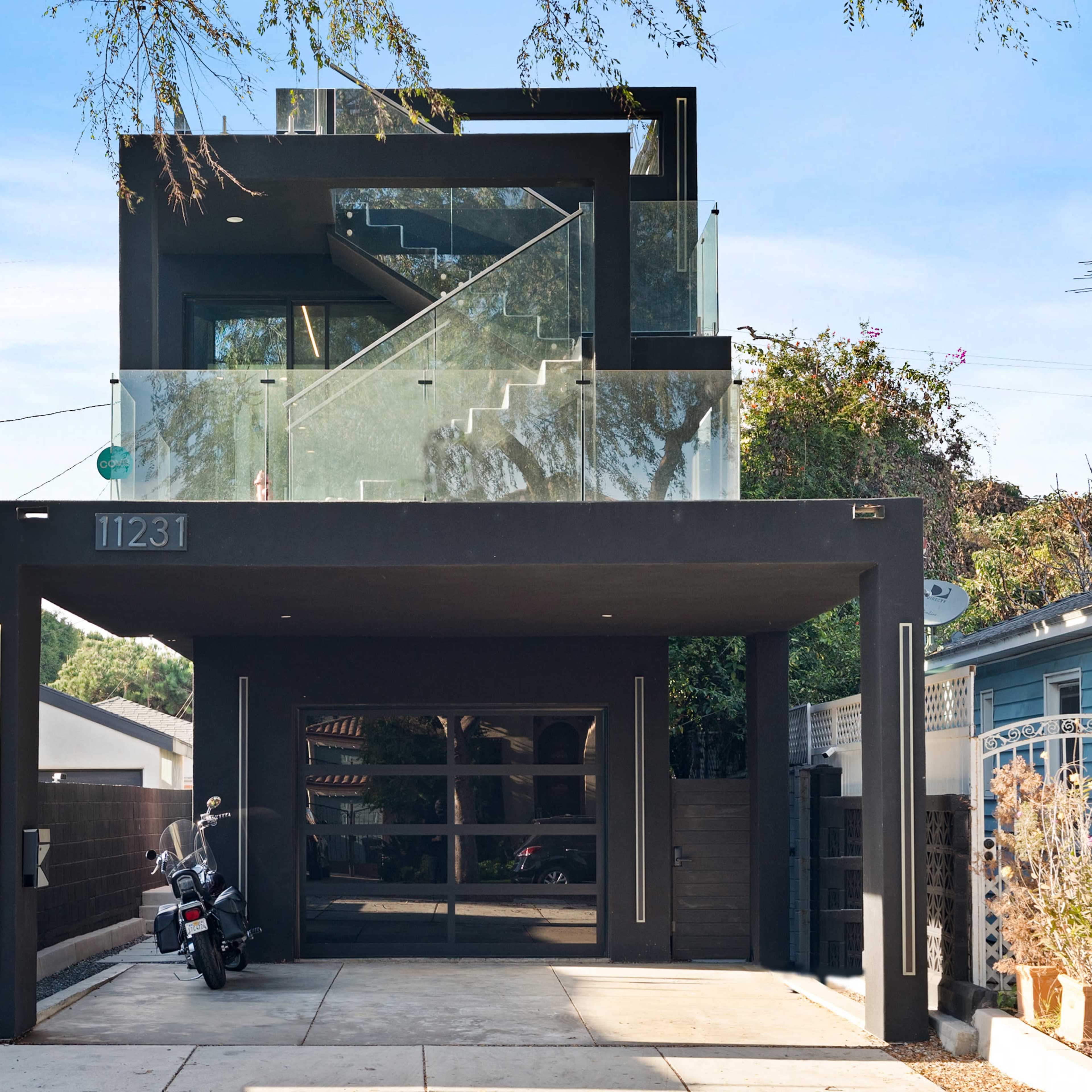 Modern Home in Culver City with basement Photo Studio and Rooftop Patio Image in Park West, Culver City, CA