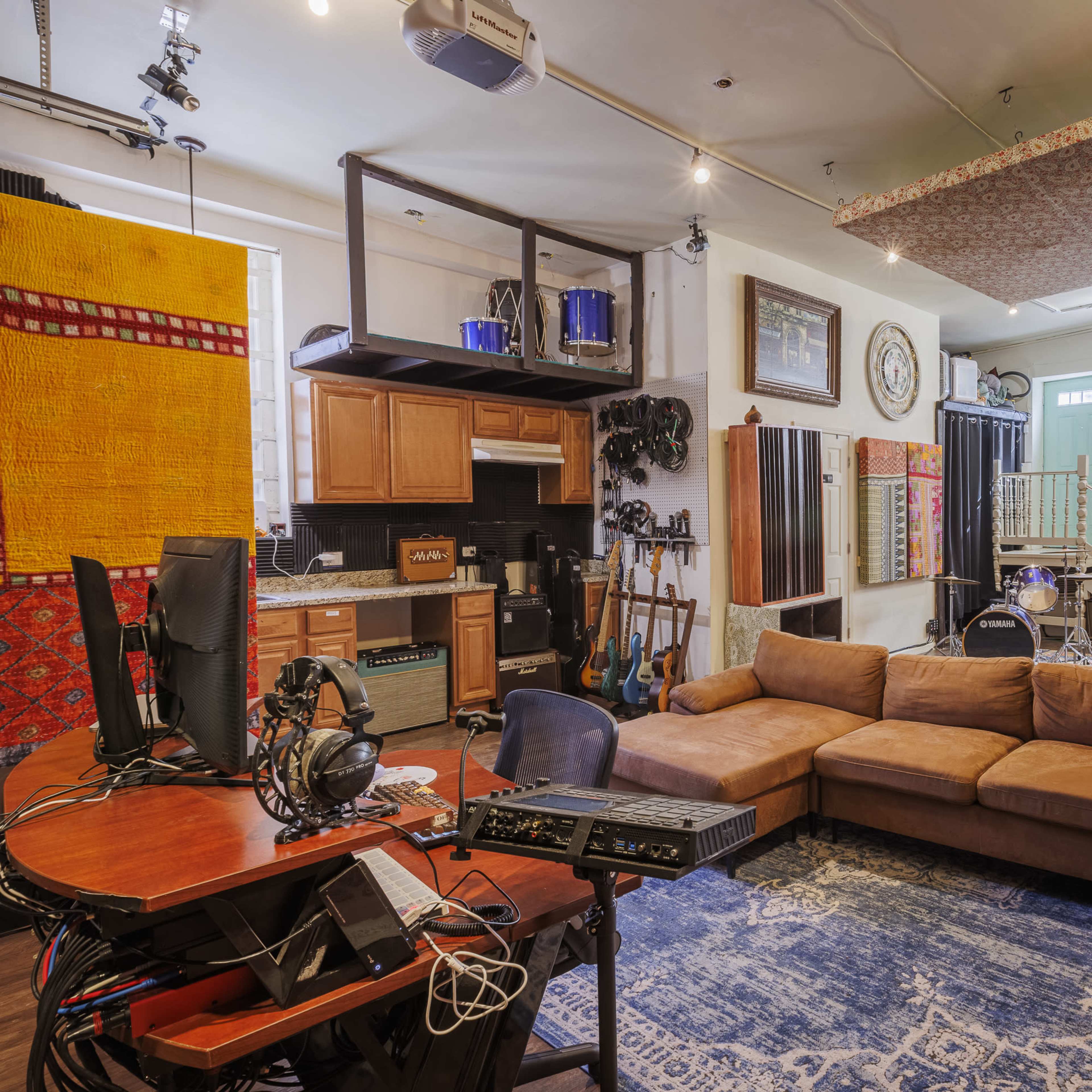 Shruti Box Studios Image in Lake View, Chicago, IL