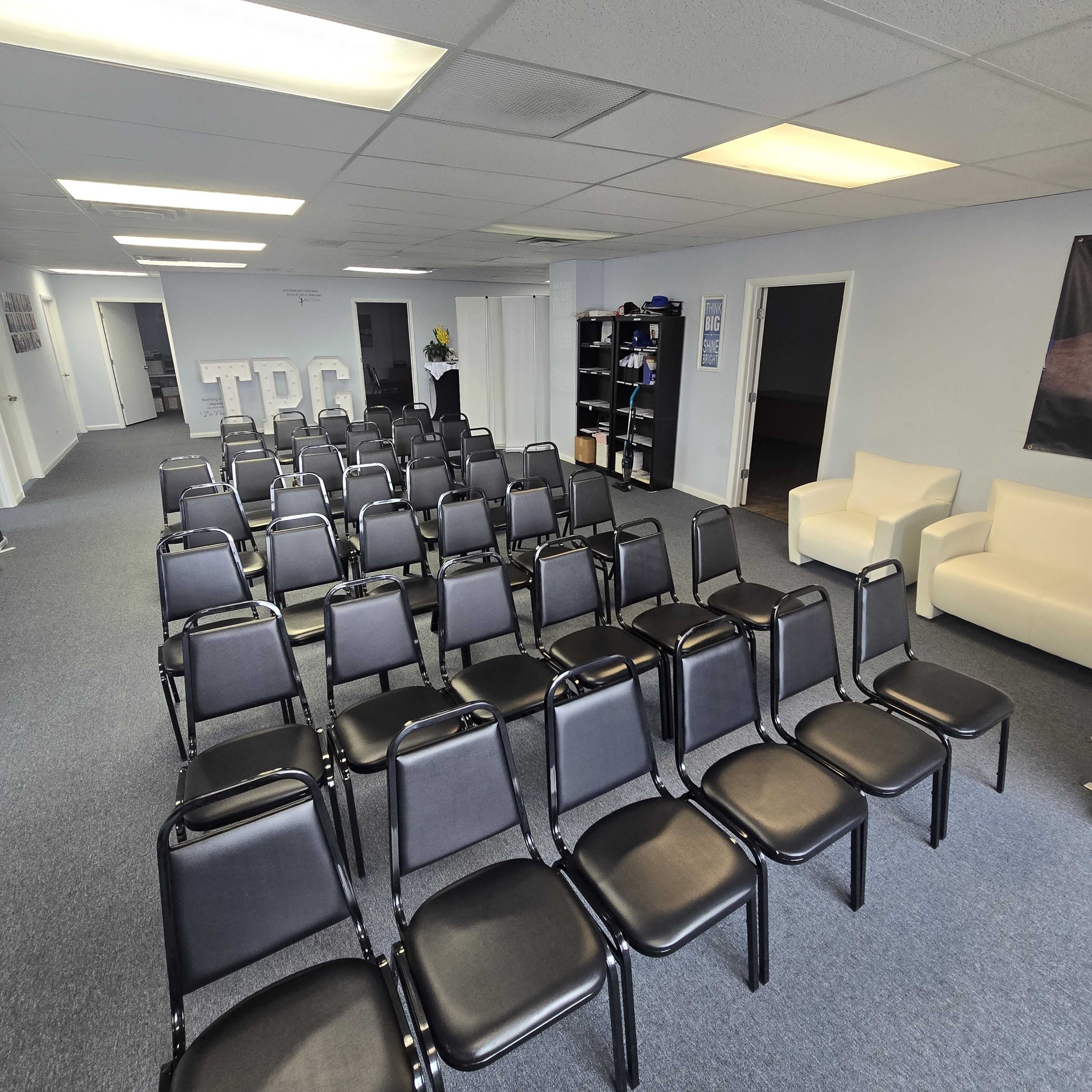 Inspiring Meeting Room Rental: Elevate Your Business Gatherings Image in Greentree, Cherry Hill Township, NJ