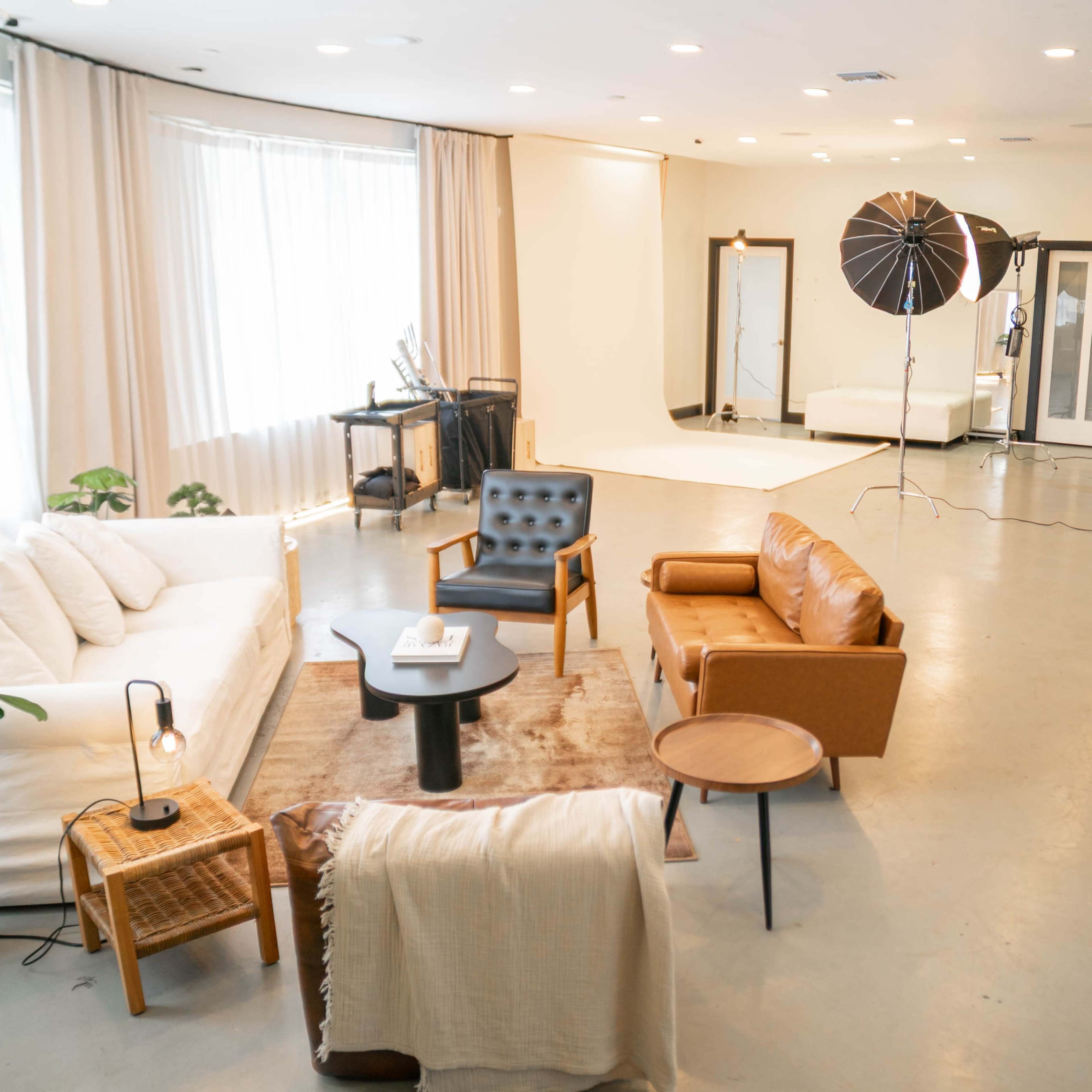 Miami Studio with Natural Light Image in Liberty City, Miami, FL