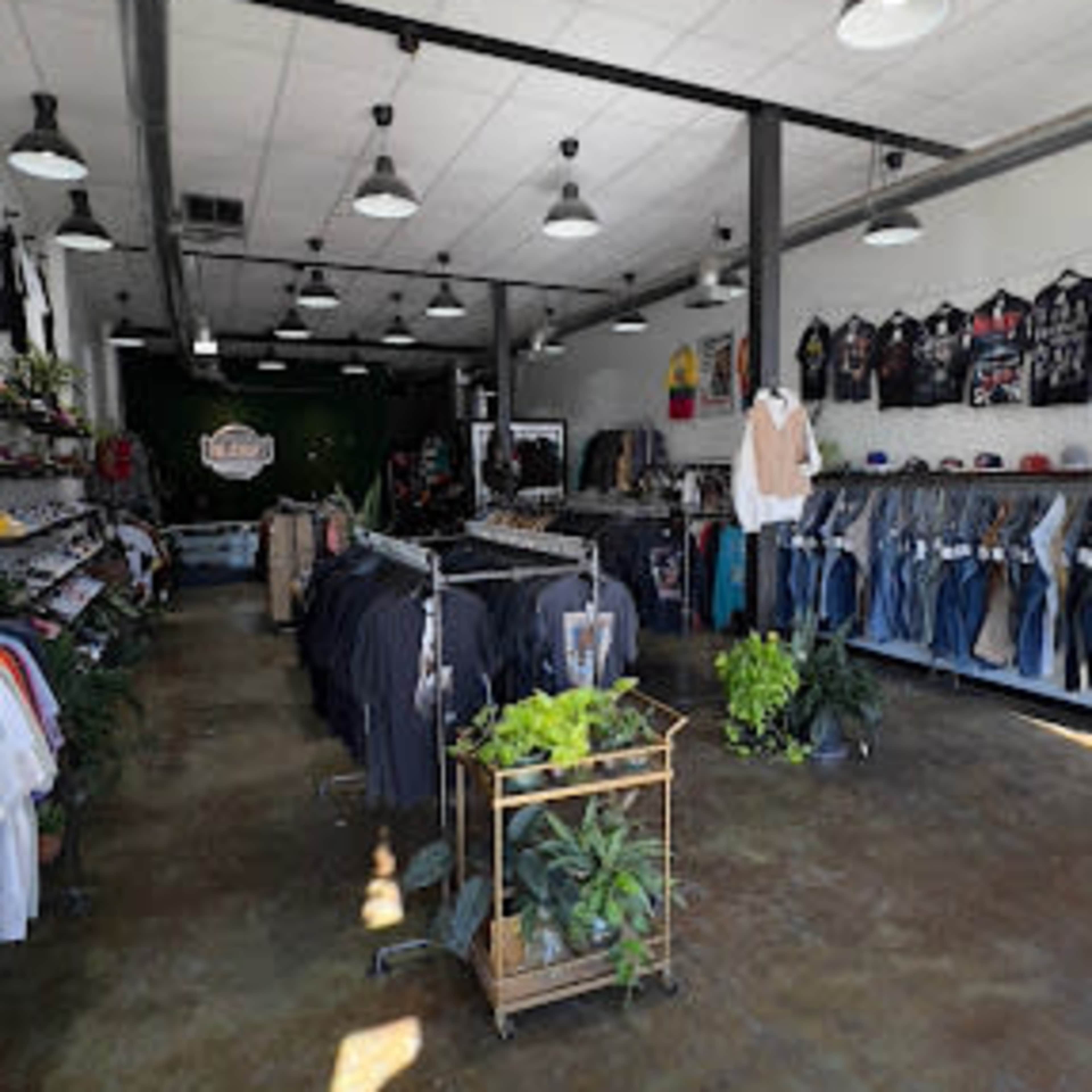 Montrose Retail Space with Soaring Ceilings & Immaculate Vibes Image in Montrose, Houston, TX