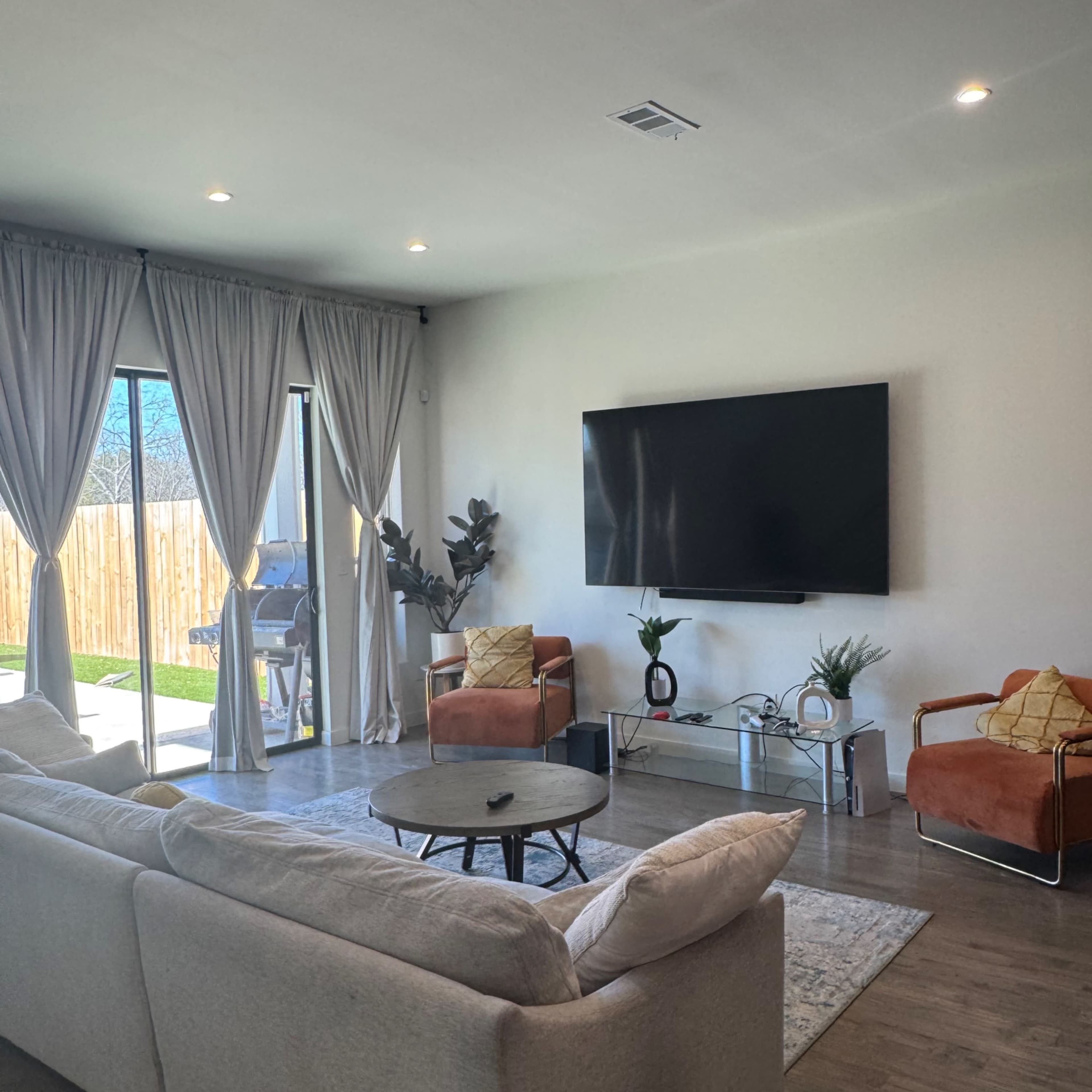 Lux Living KASA Image in West Dallas, Dallas, TX