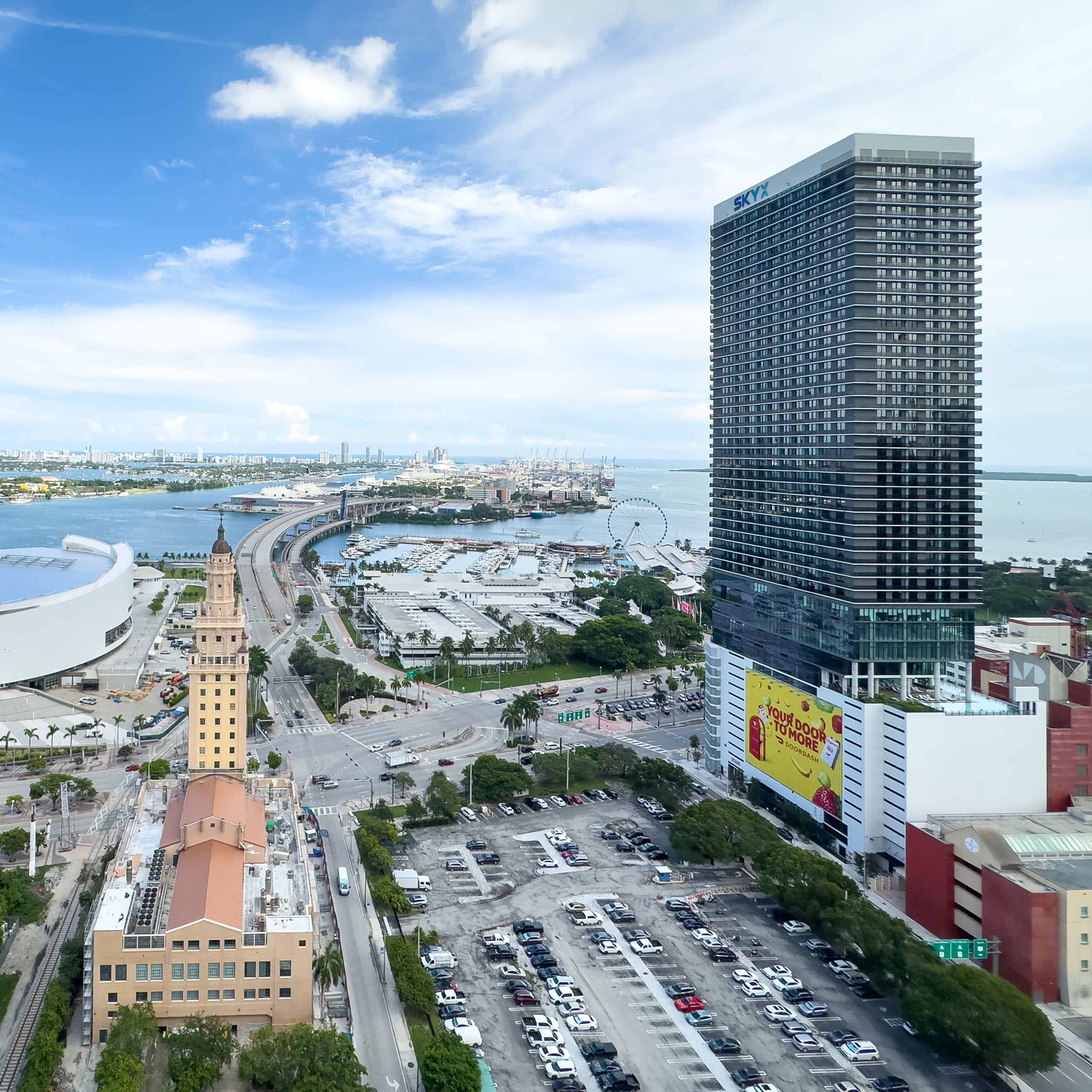 Luxury Branded Waterfront Condo Bayfront View Image in Downtown Miami, Miami, FL