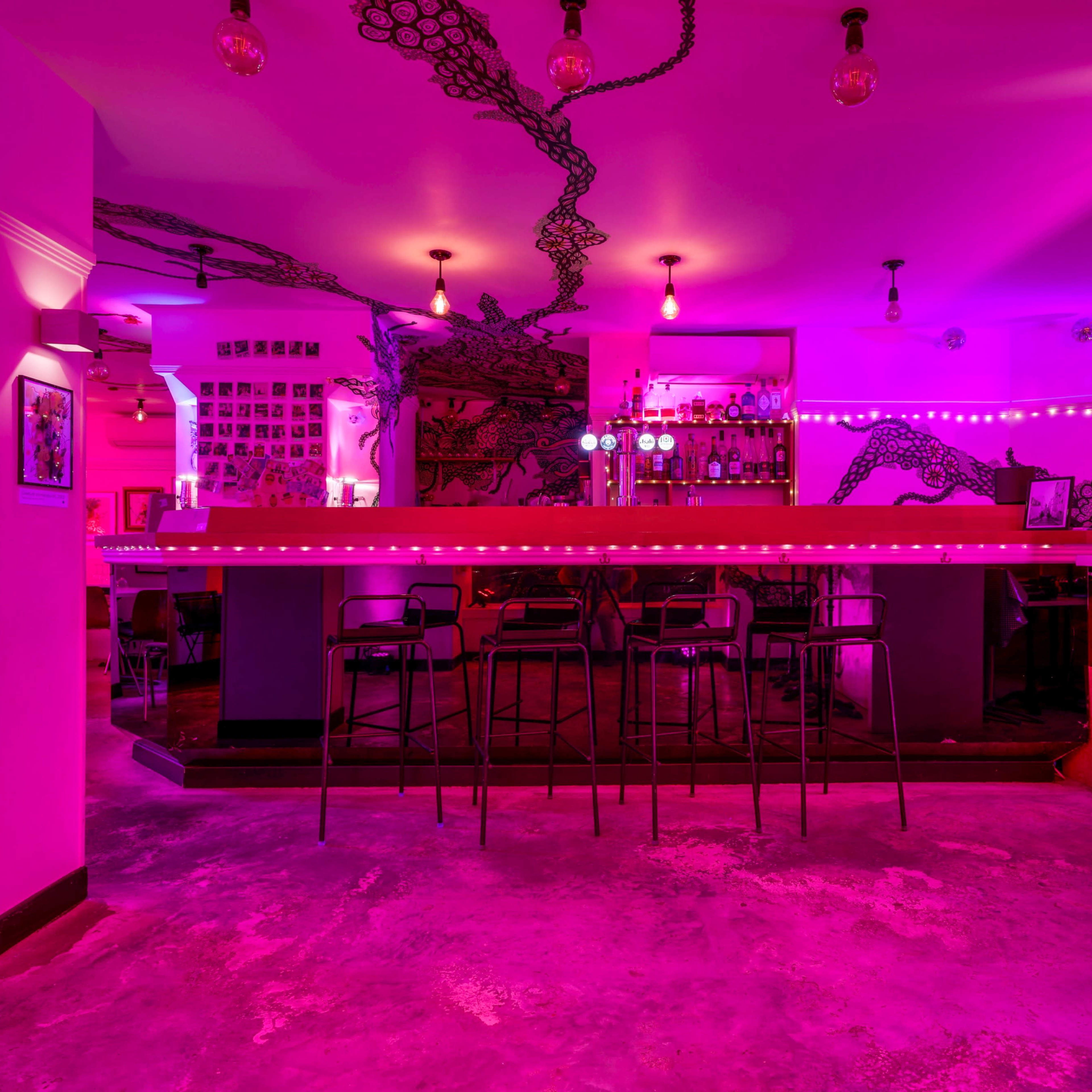 Restaurant Artistique & Bar ambiance Lounge avec cave voûtée ♥️ Image dans Paris, Paris, Île-de-France