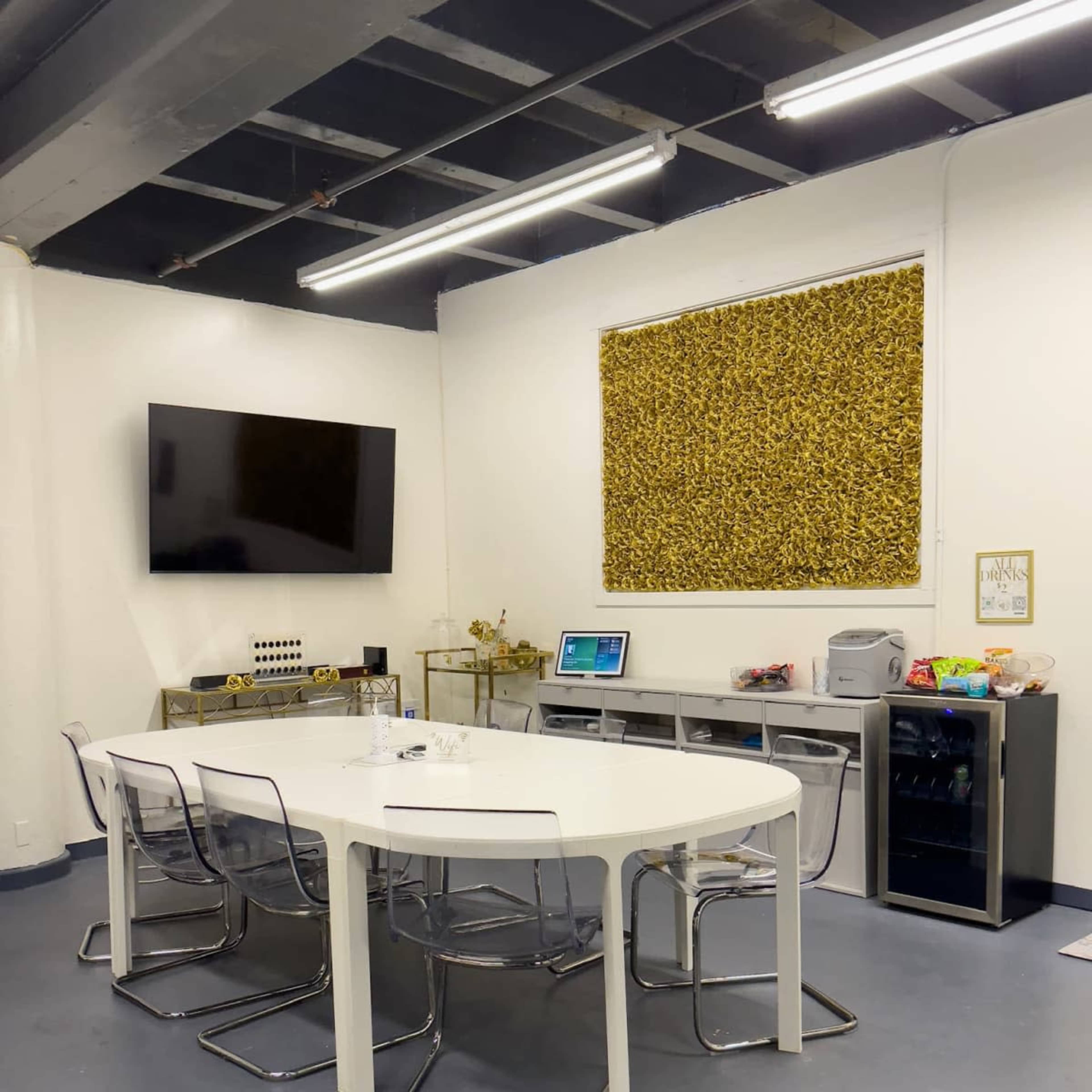 Golden Rose Studios (Spacious Downtown LA Photo/Video Studio) Image in South Los Angeles, Los Angeles, CA