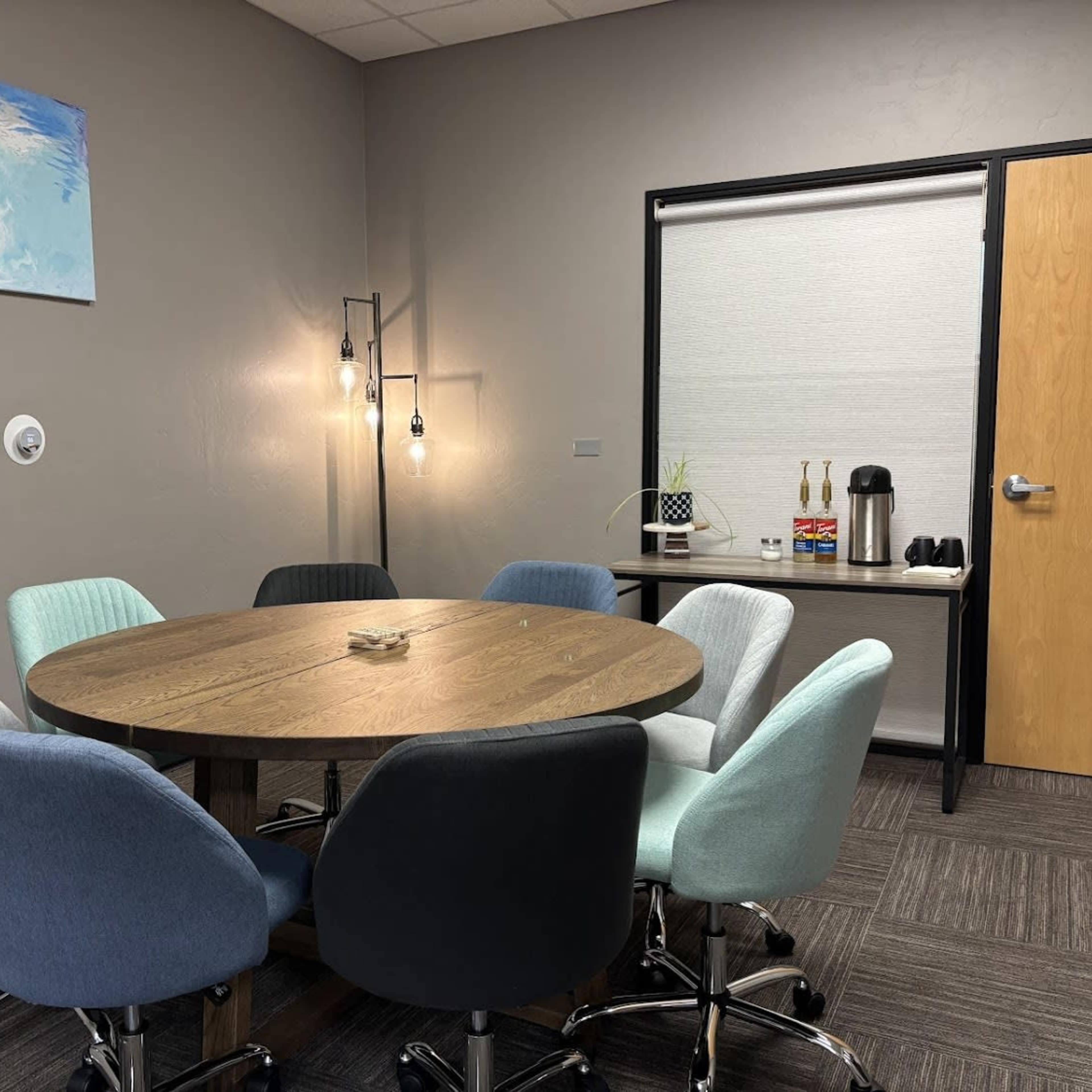 East Central Cozy 8 Person Conference Room Image in El Gheko, Tucson, AZ
