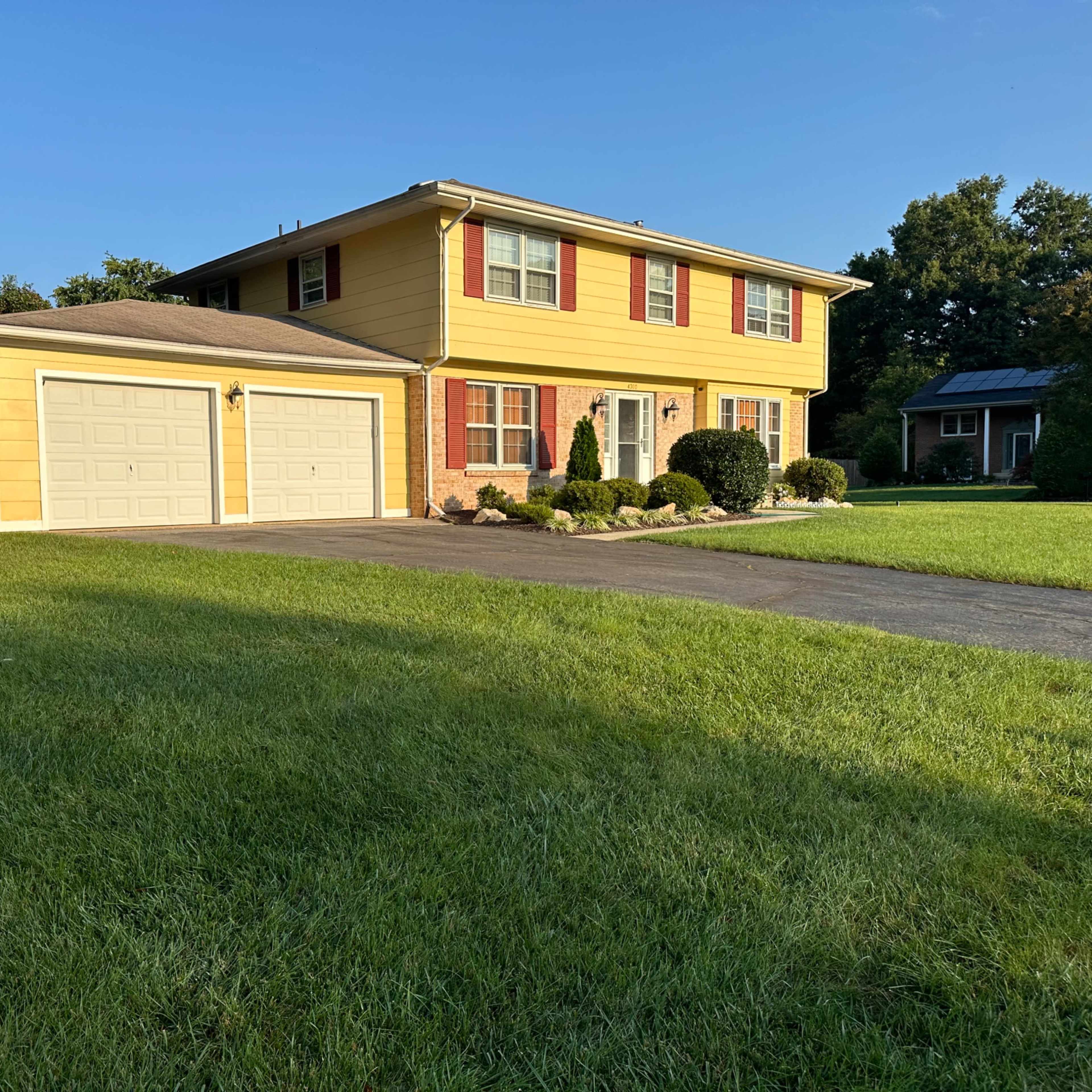 Mt. Vernon Cherry Blossom Home w/ Fireplace & Yard Image in Mount Vernon, Alexandria, VA