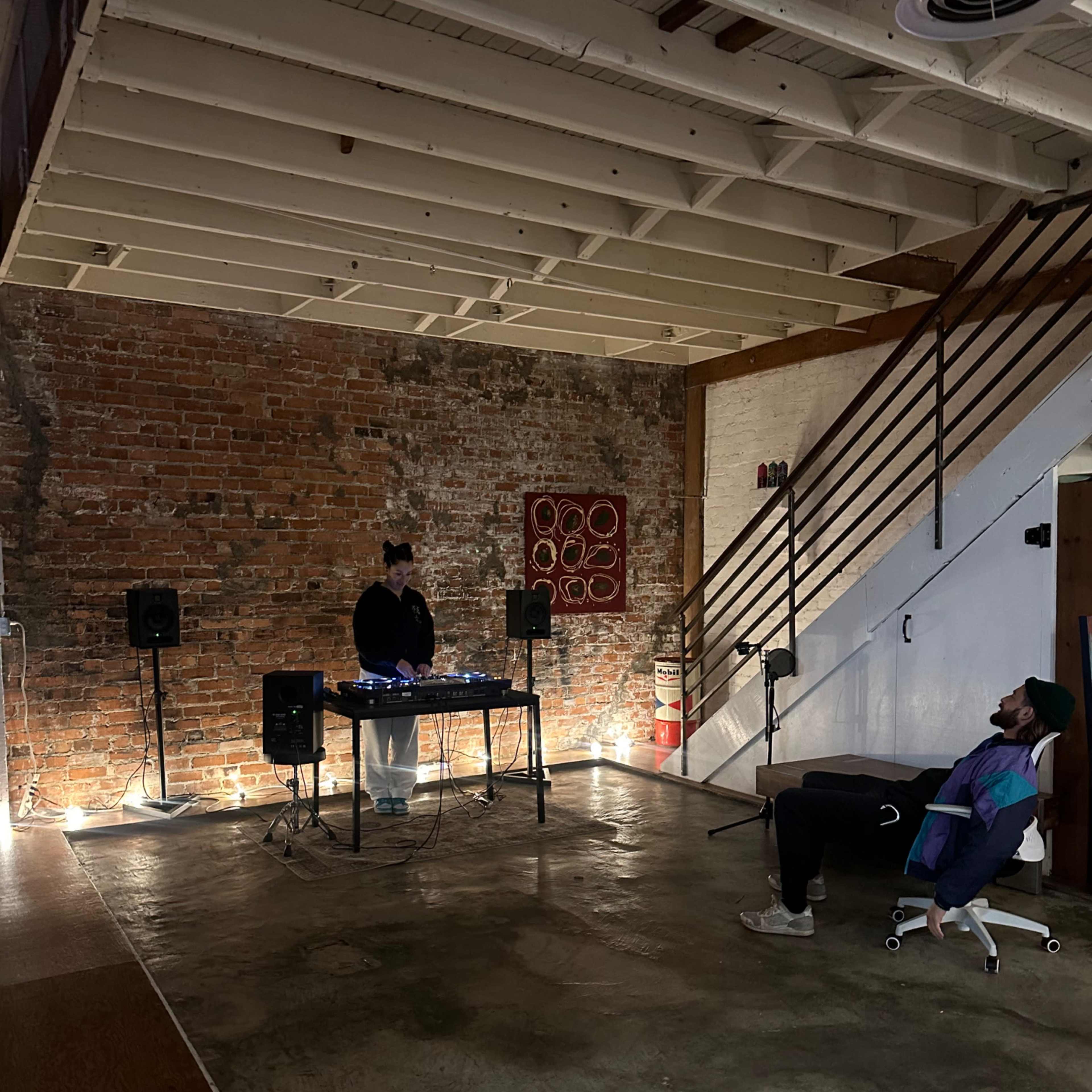 Beautiful warehouse loft with brick walls Image in West Oakland, Oakland, CA