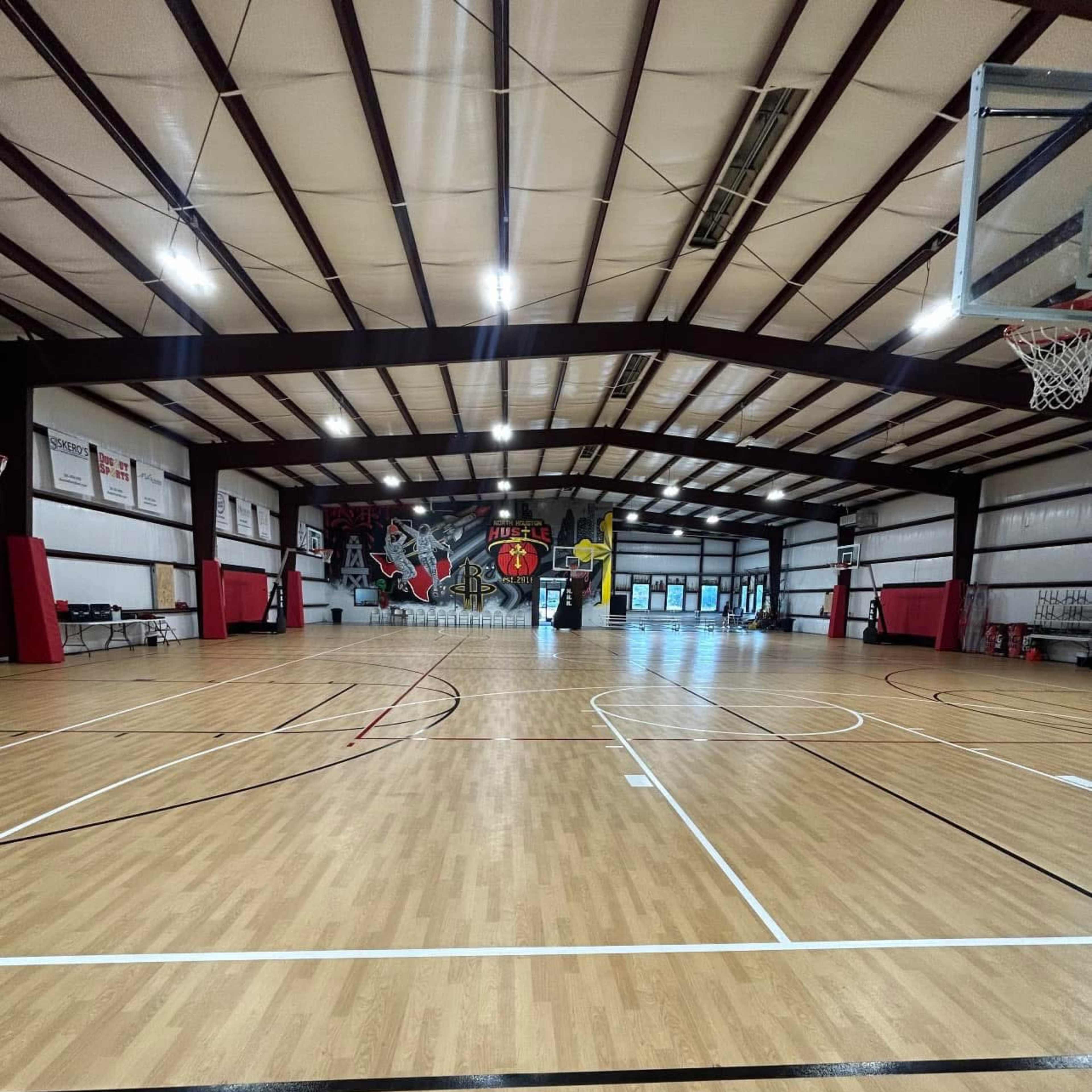 Basketball Gymnasium with Office Spaces Available North Houston Area Image in Iah / Airport Area, Humble, TX