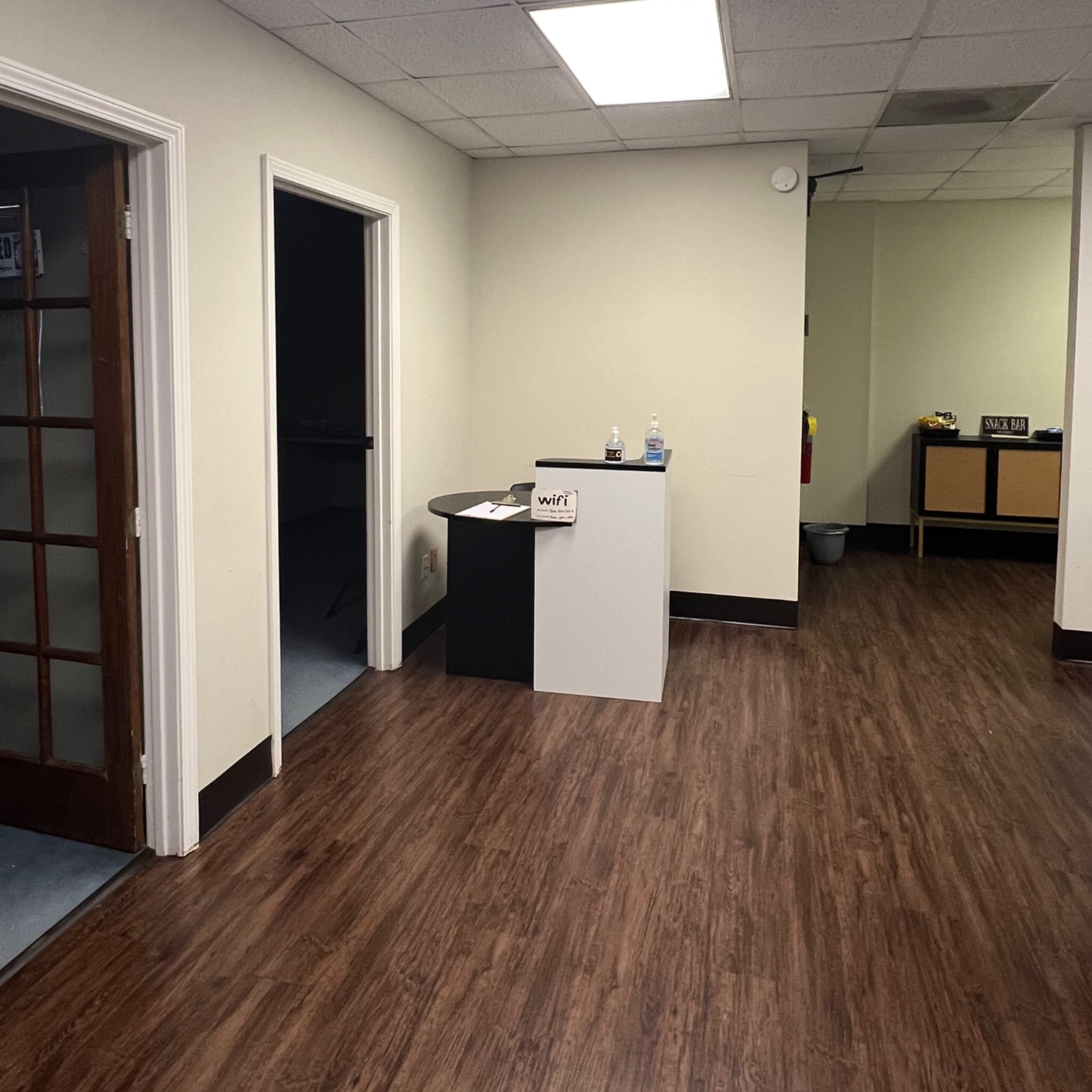 Small meeting space near Atlanta Airport With complimentary parking Image in College Park, College Park, GA