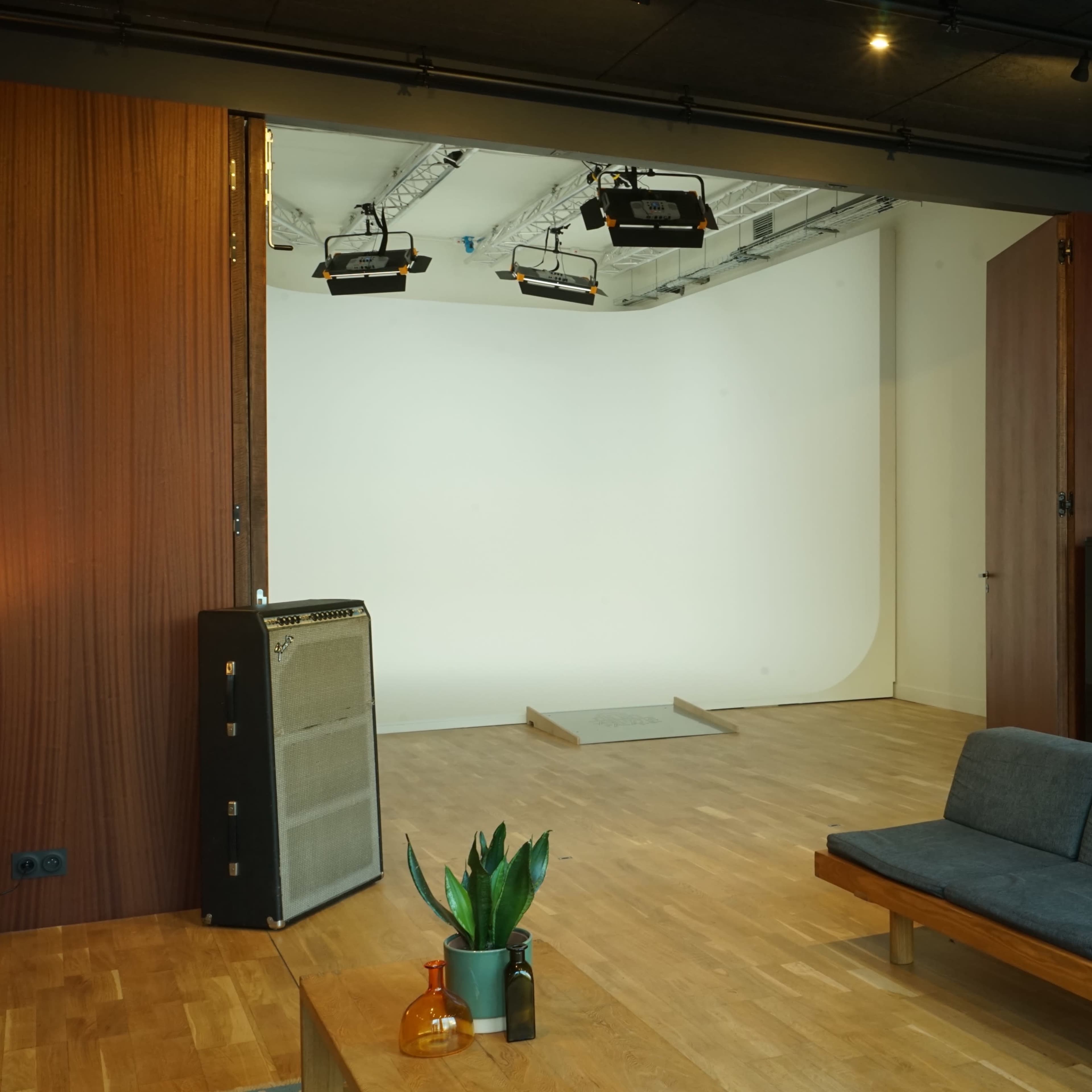 ⚡️FÉVRIER : OFFRE -20% ⚡️150m² près de Montmartre avec studio image et espace event Image dans Paris, Paris, Île-de-France
