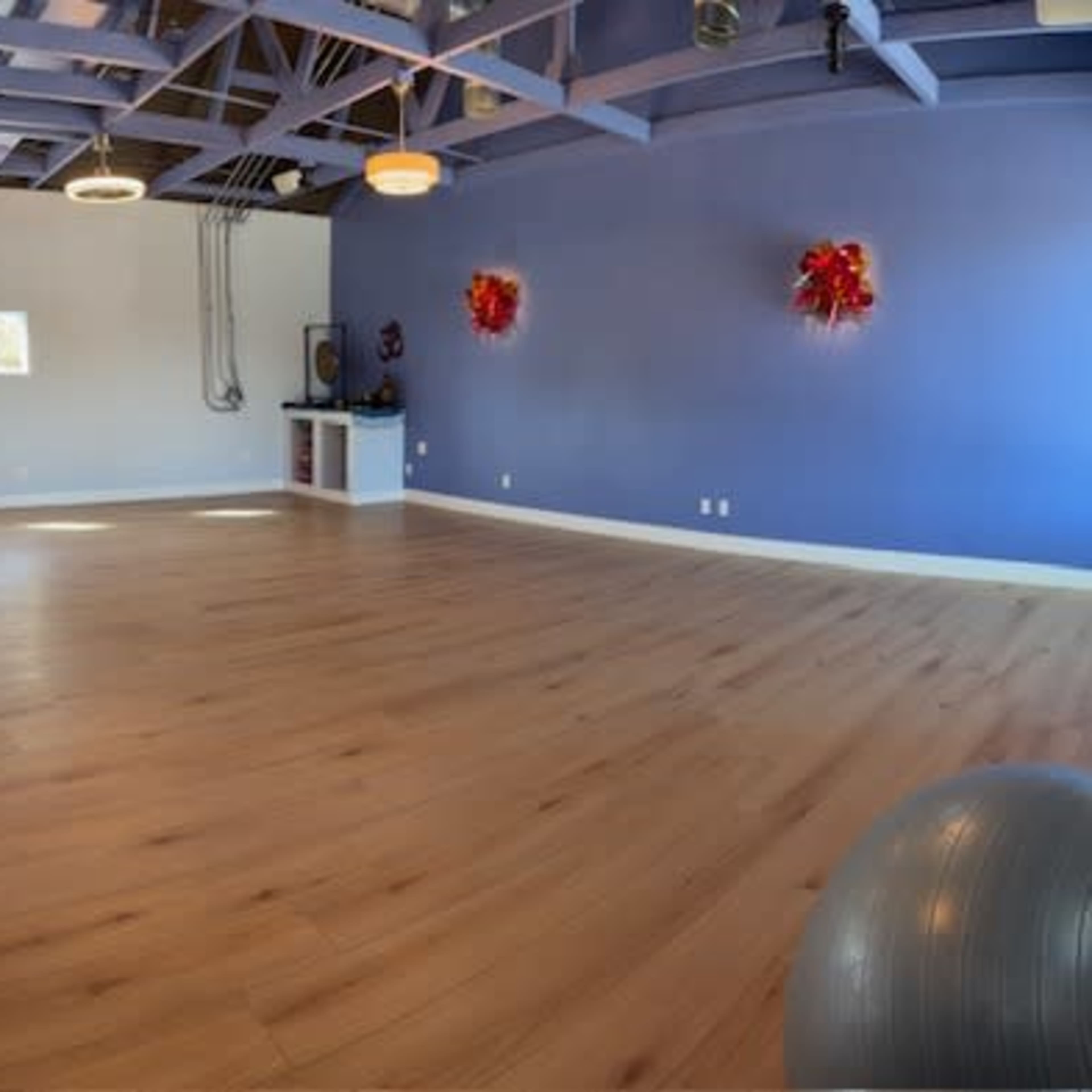 Centrally Located Studio with Beautiful Lighting and Earthy Vibes Image in Alhambra, Phoenix, AZ