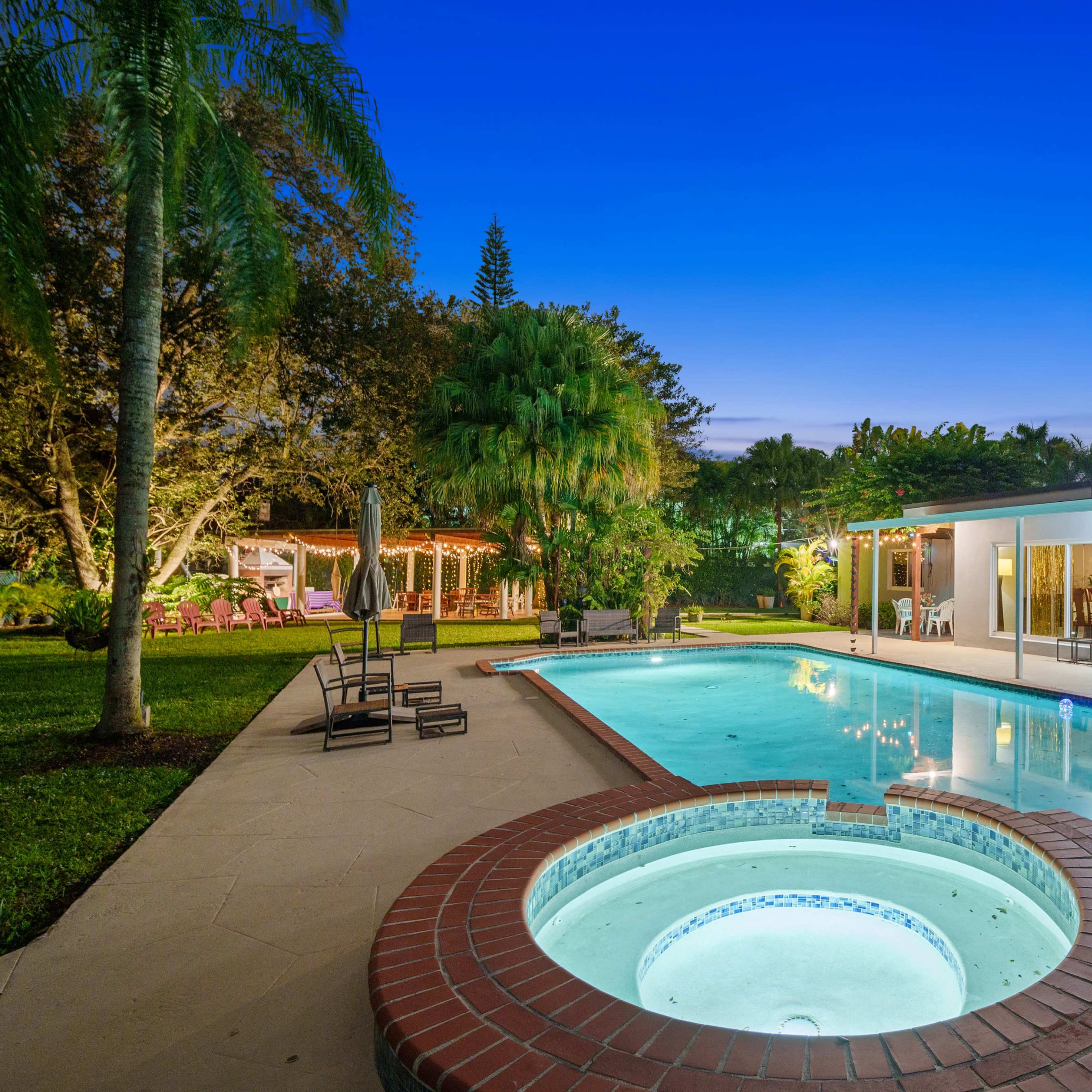 One acre Tropical House Centrally  Located Image in Glenvar Heights, Miami, FL