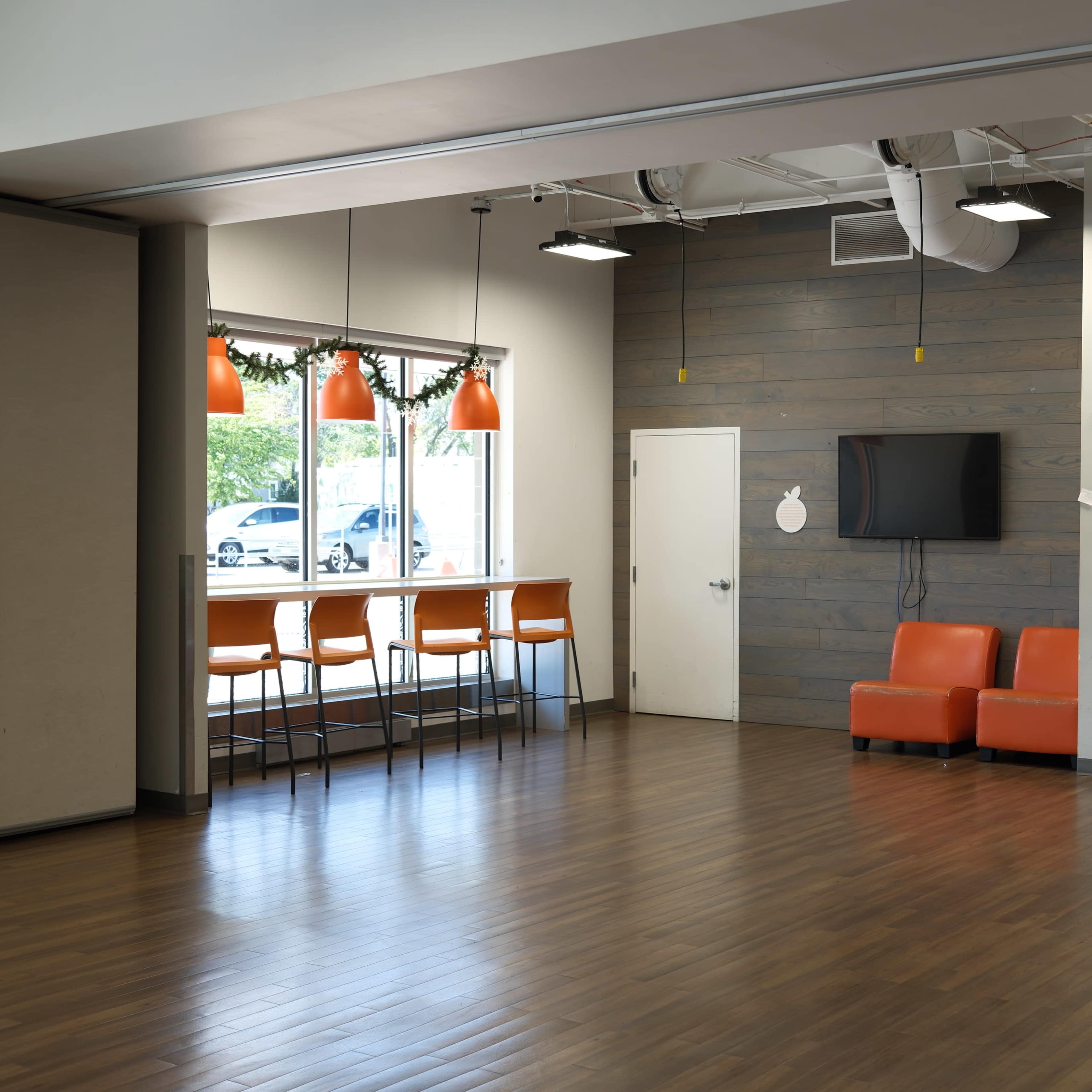 Flex Retail Space Image in Minneapolis, Minneapolis, MN