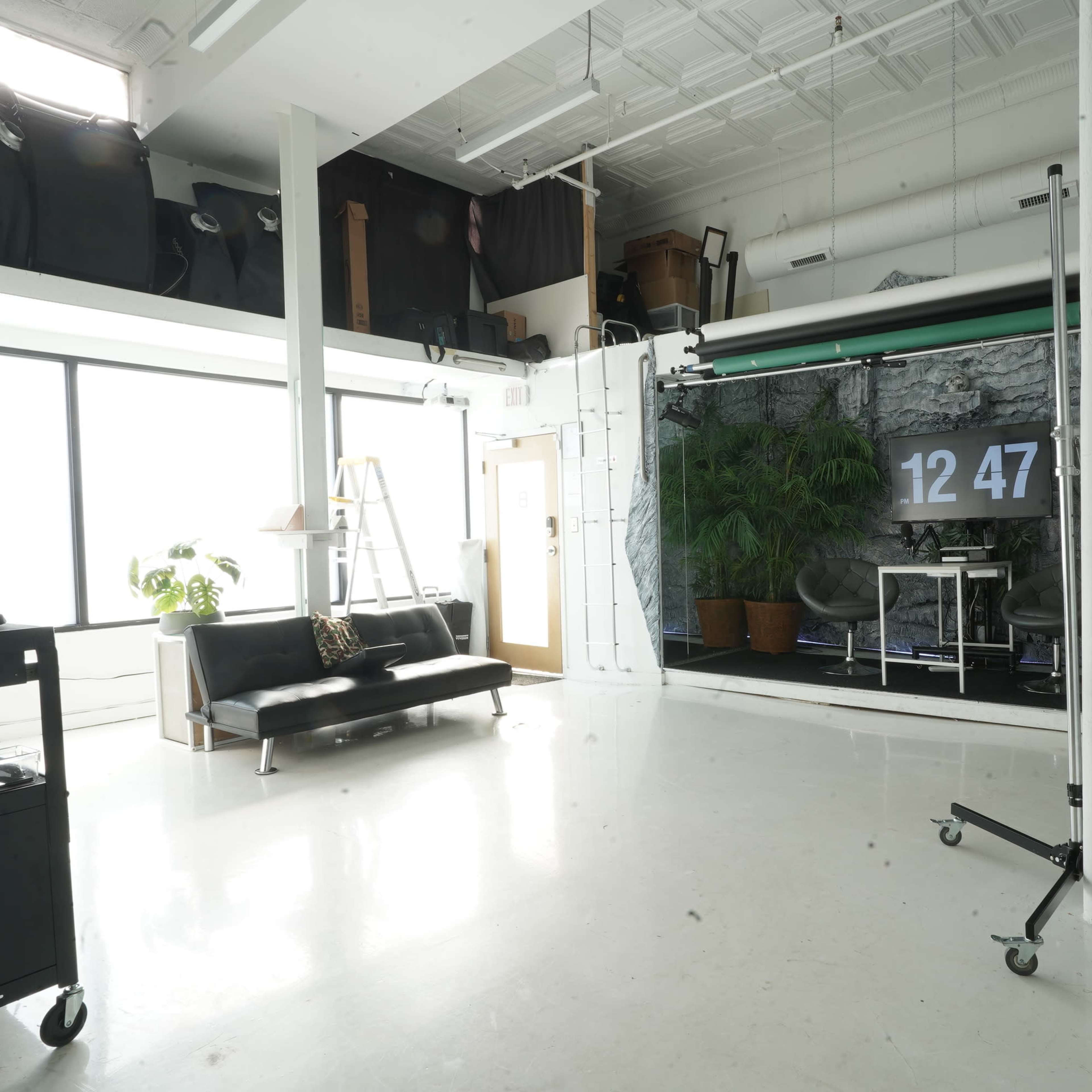 a dynamic environment perfect for photoshoots, video production, events, workshops, and more. Image in Manchester, Richmond, VA