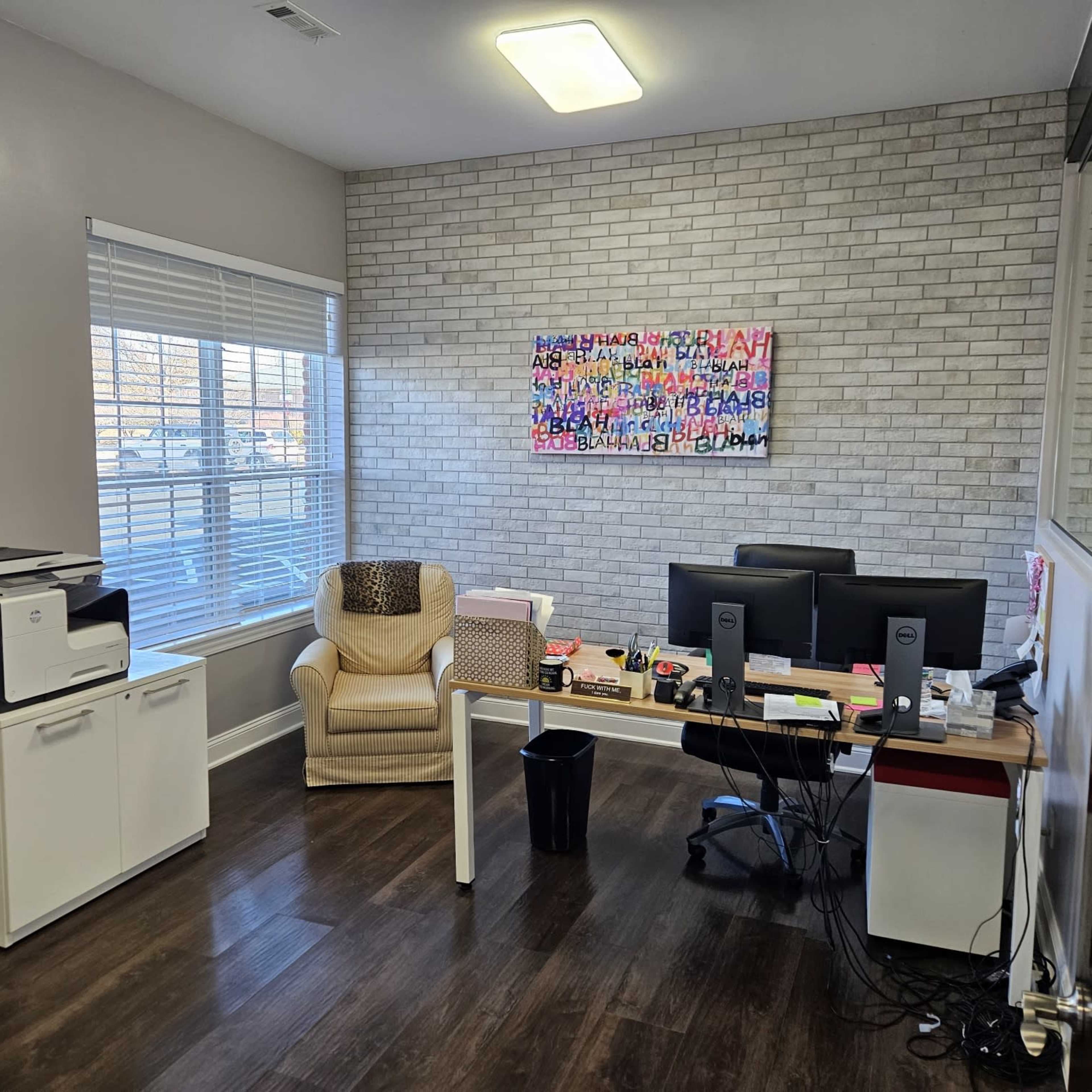 Convenient, Clean, Spacious Office Space- Perfect for Video/Photo Shoots. Sublease Office Space Image in Bentonville, Bentonville, AR