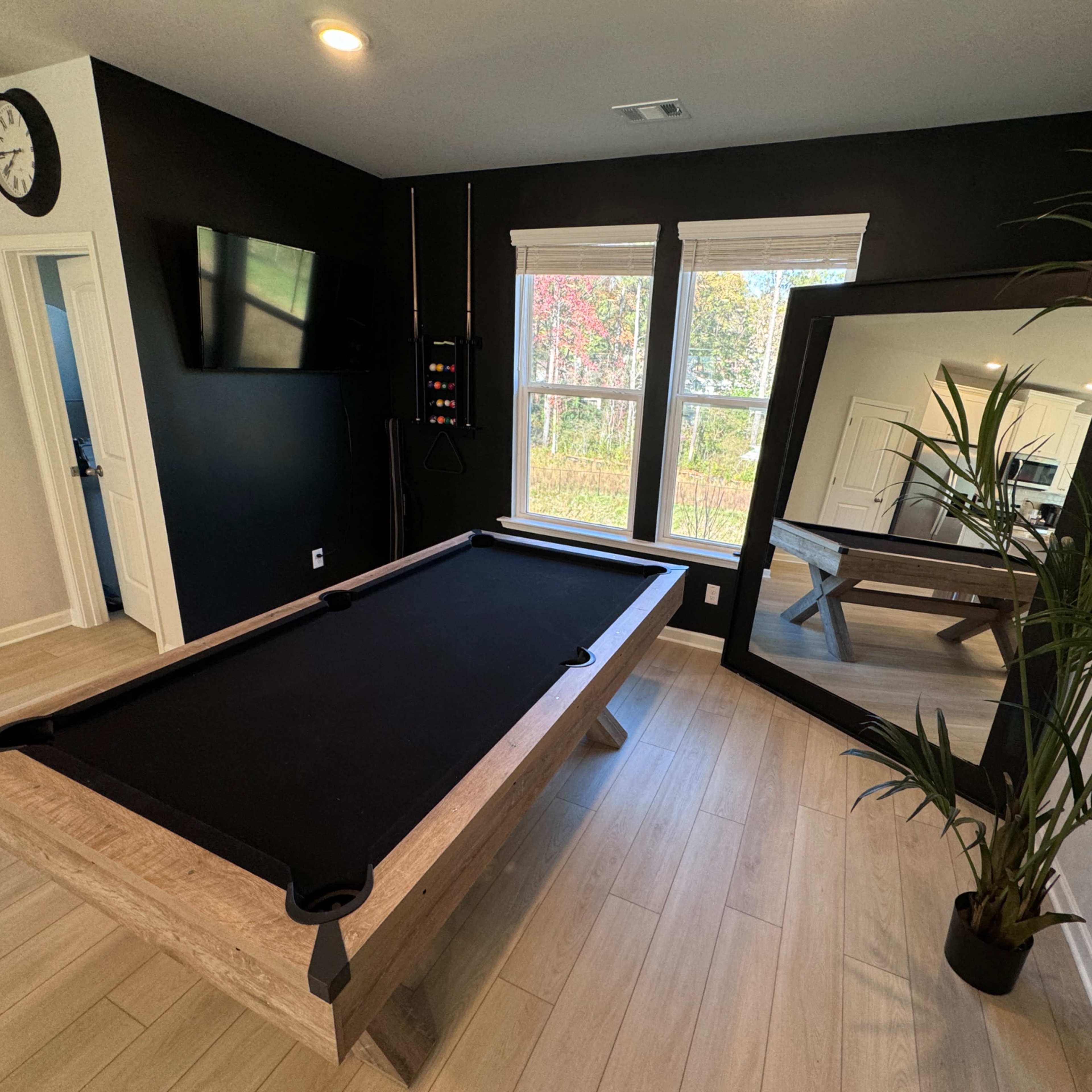 Modern, townhome, with hot tub, studio , and pool table Image in Glenrose Heights, Atlanta, GA