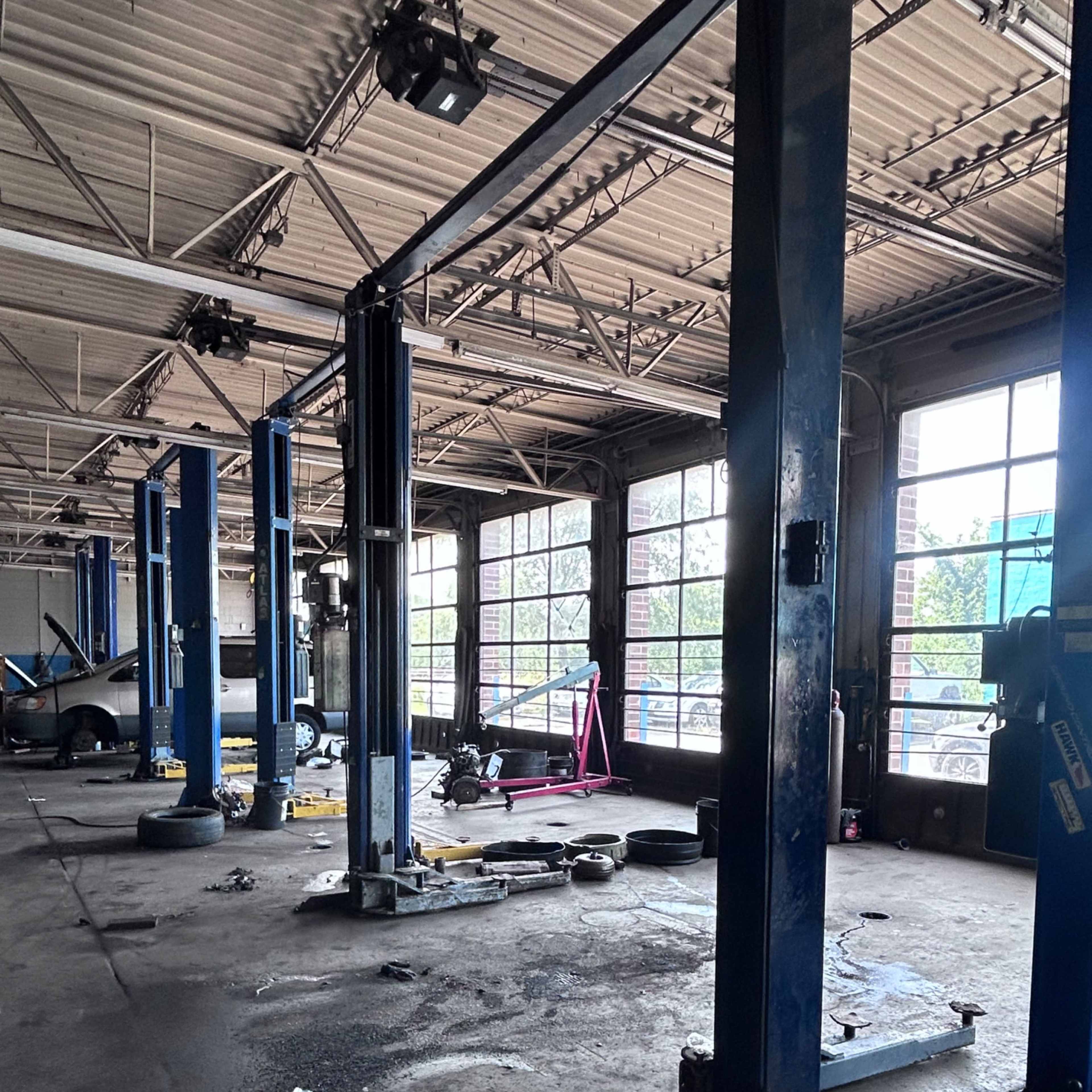 Versatile Auto Shop in South Suburbs- Large Space ** CREDITS G HERBO, VONOFF1700, Image in Thornton Township, South Holland, IL