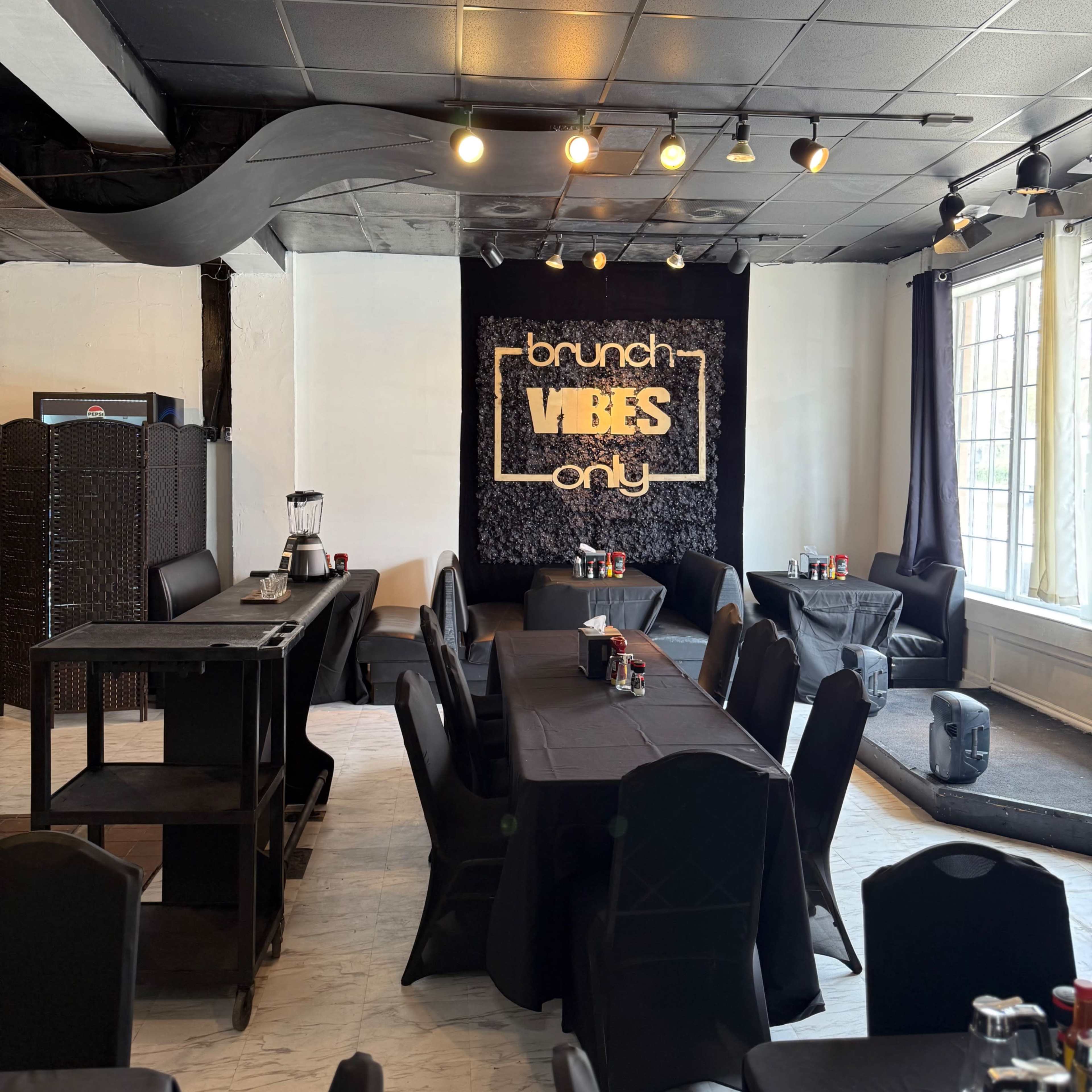 Intimate Restaurant with Great Vibes Image in Port Norfolk, Portsmouth, VA