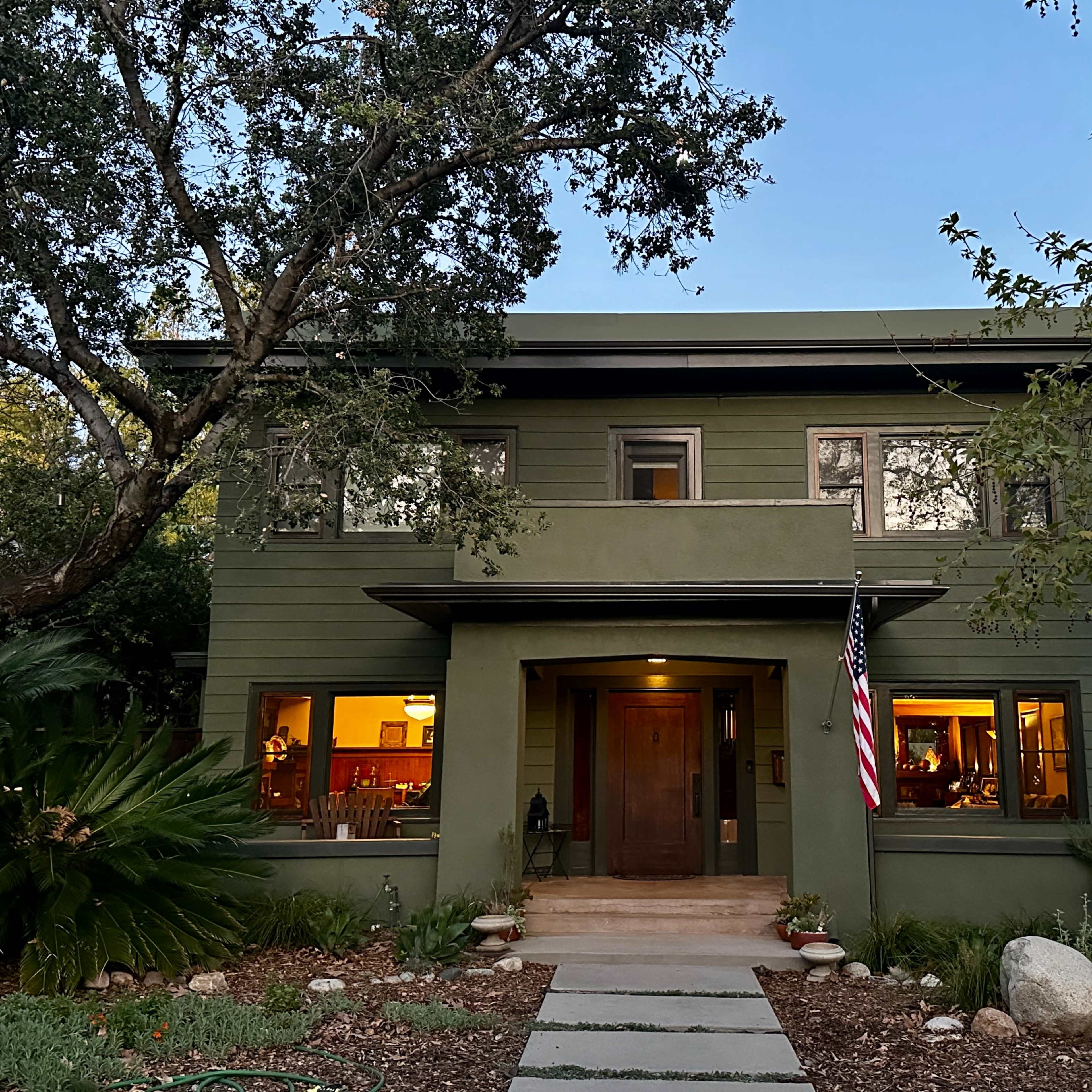Historic Craftsman with Lush Garden Image in Historic Highlands, Pasadena, CA