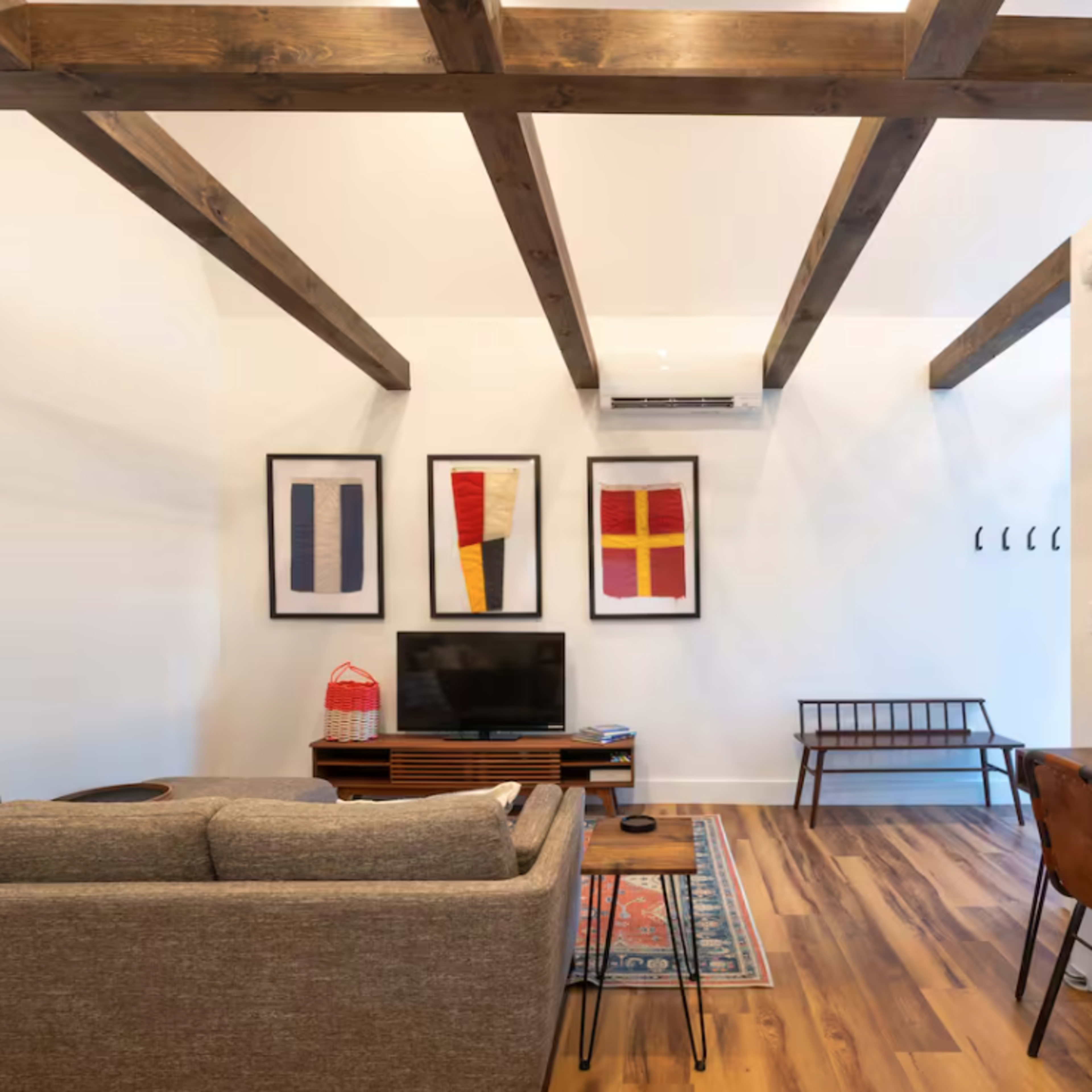 Modern and Charming Small Guesthouse Image in York Harbor, York, ME