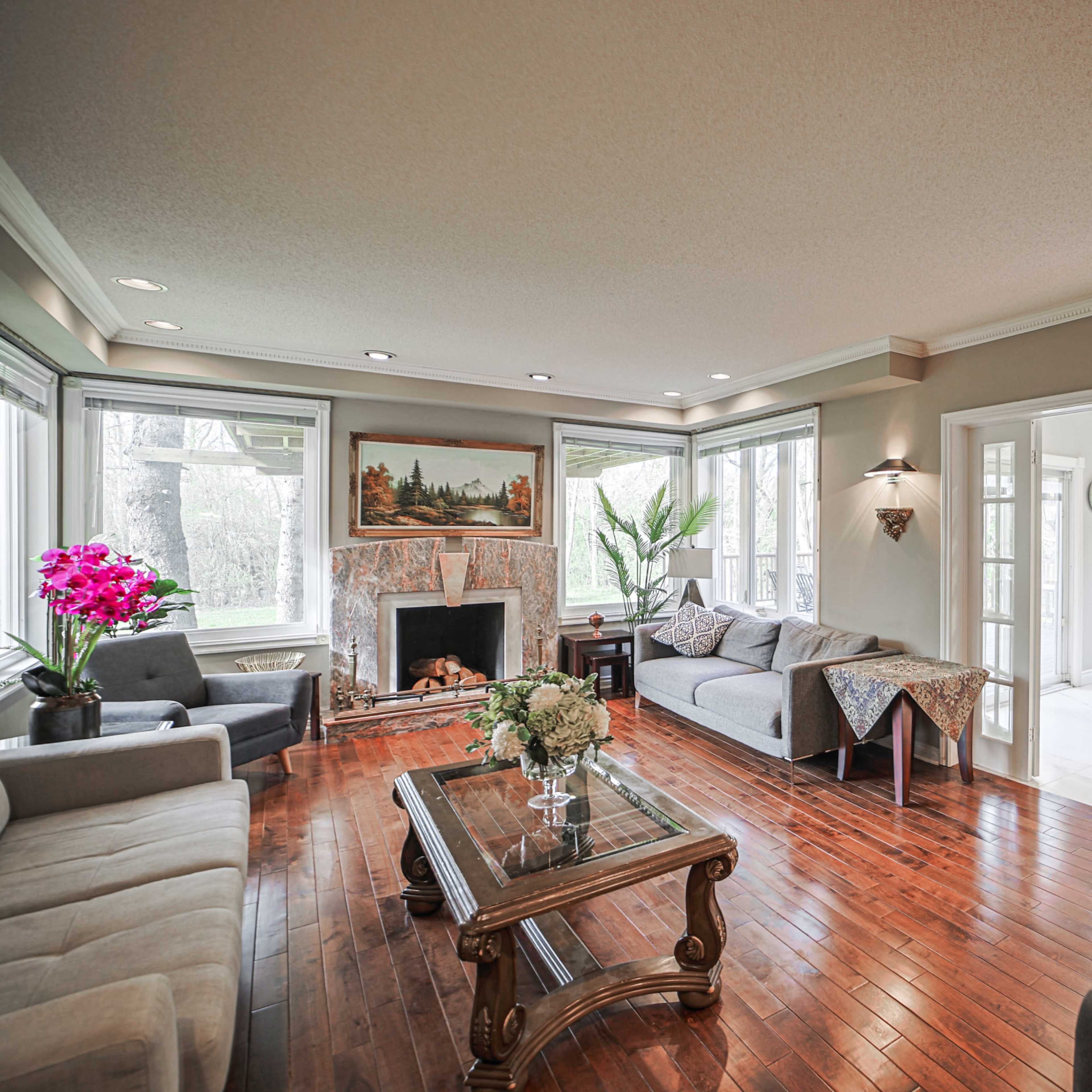 Host Nest Image in Richmond Hill, Richmond Hill, ON