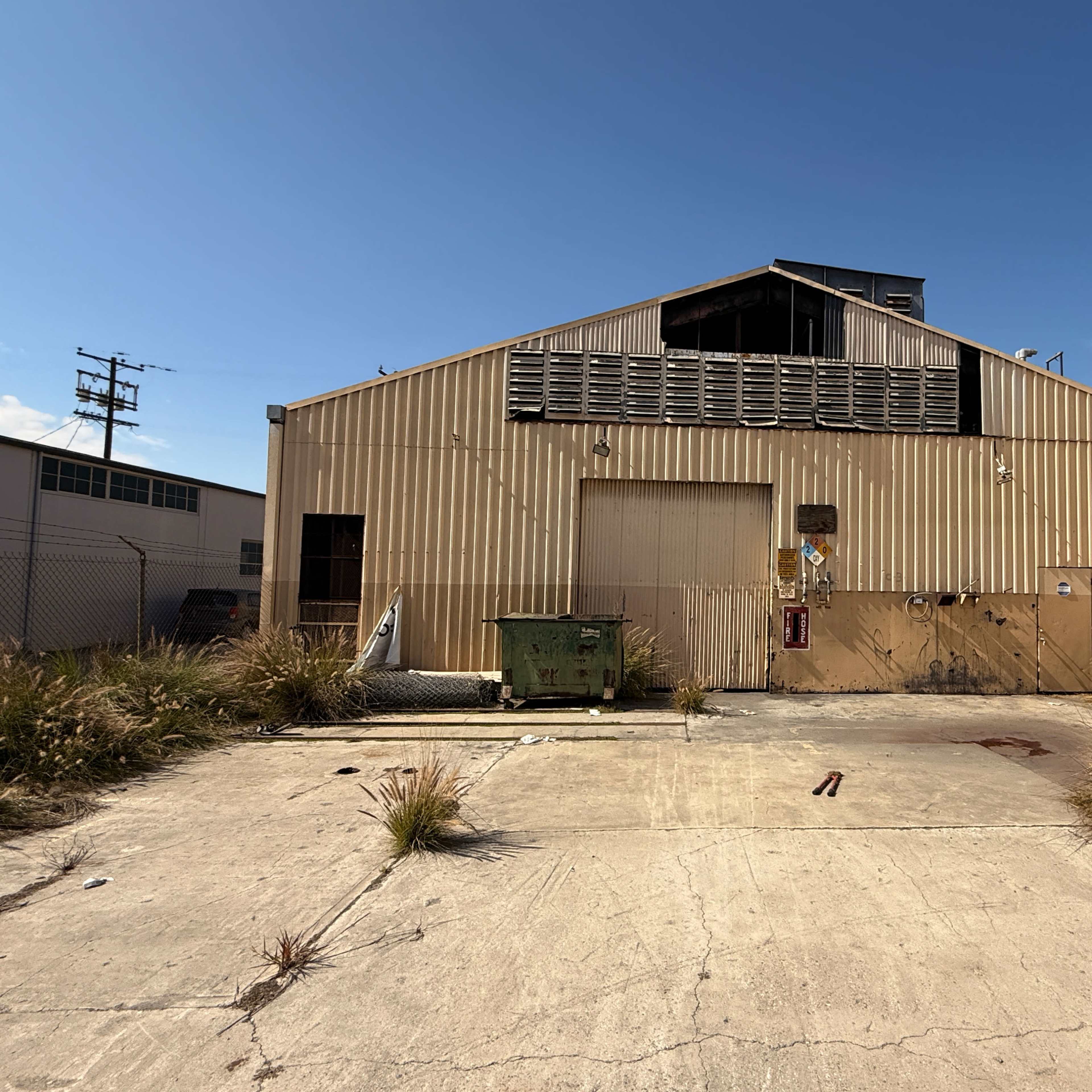 Raw Empty Industrial Warehouse | photo, video, filming location Image in Lower West Side, Long Beach, CA