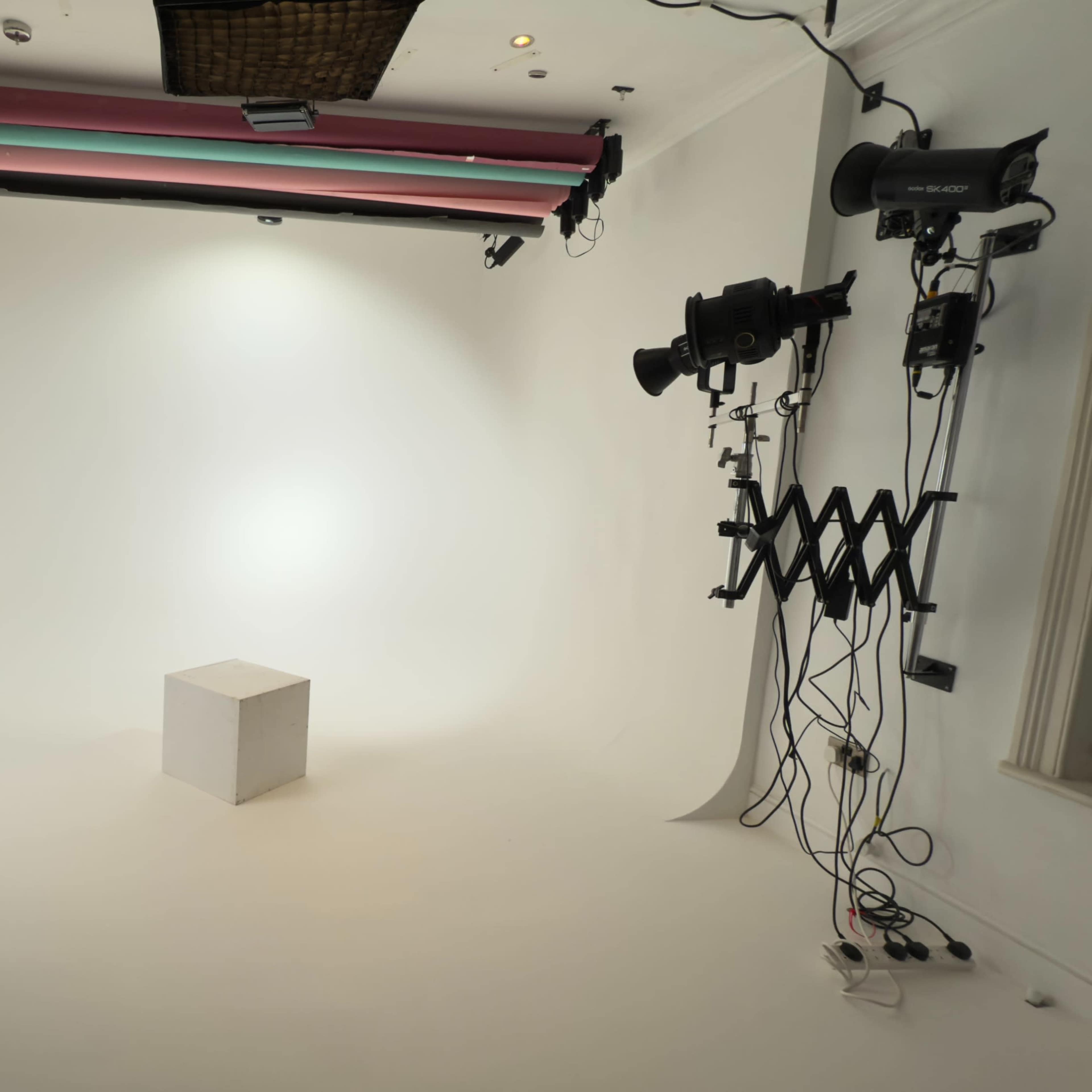 photo shoot studio in north london Image in North Finchley, London, England