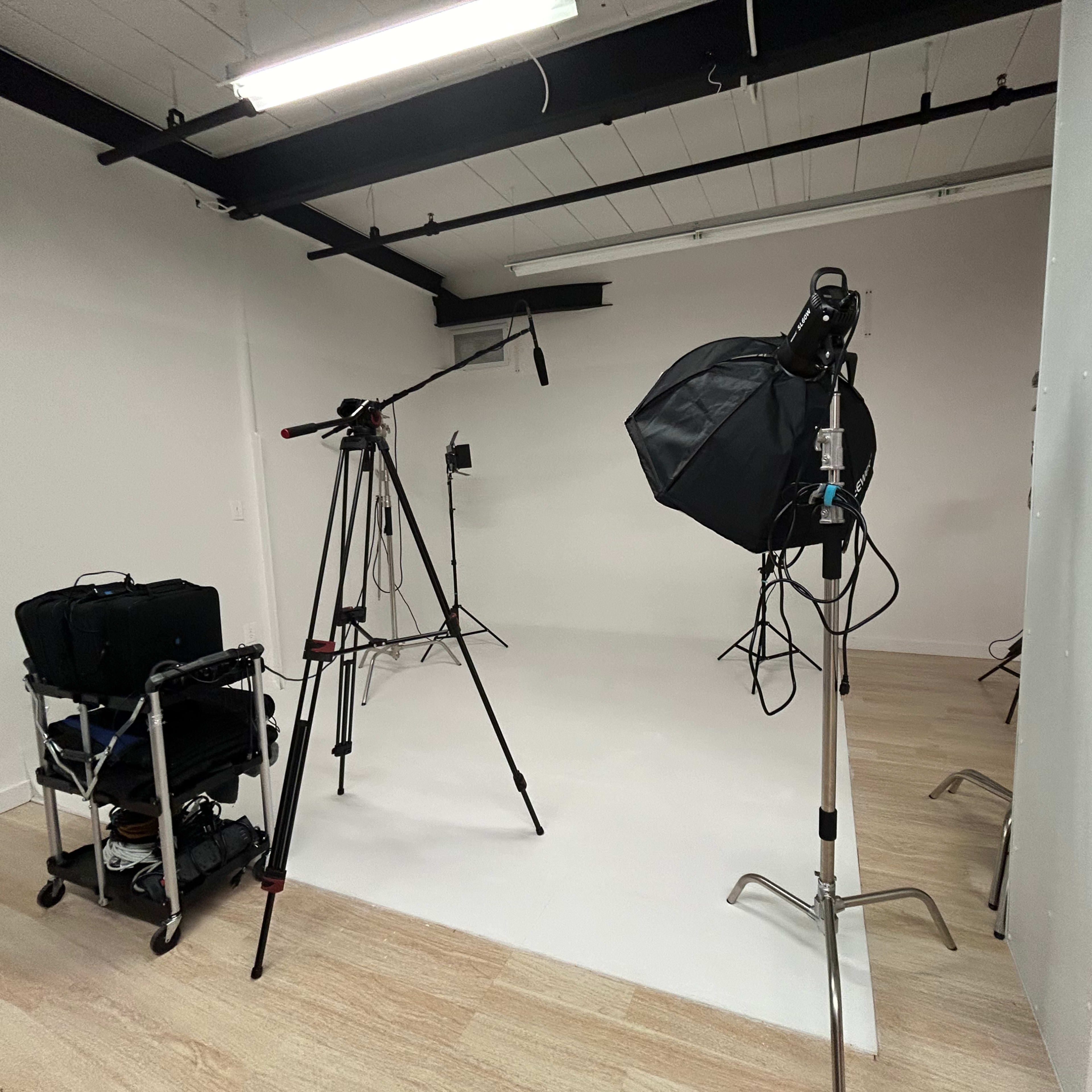 Photo/video/podcast Studio With Complete Lighting Control. Image in West Concord, Concord, MA