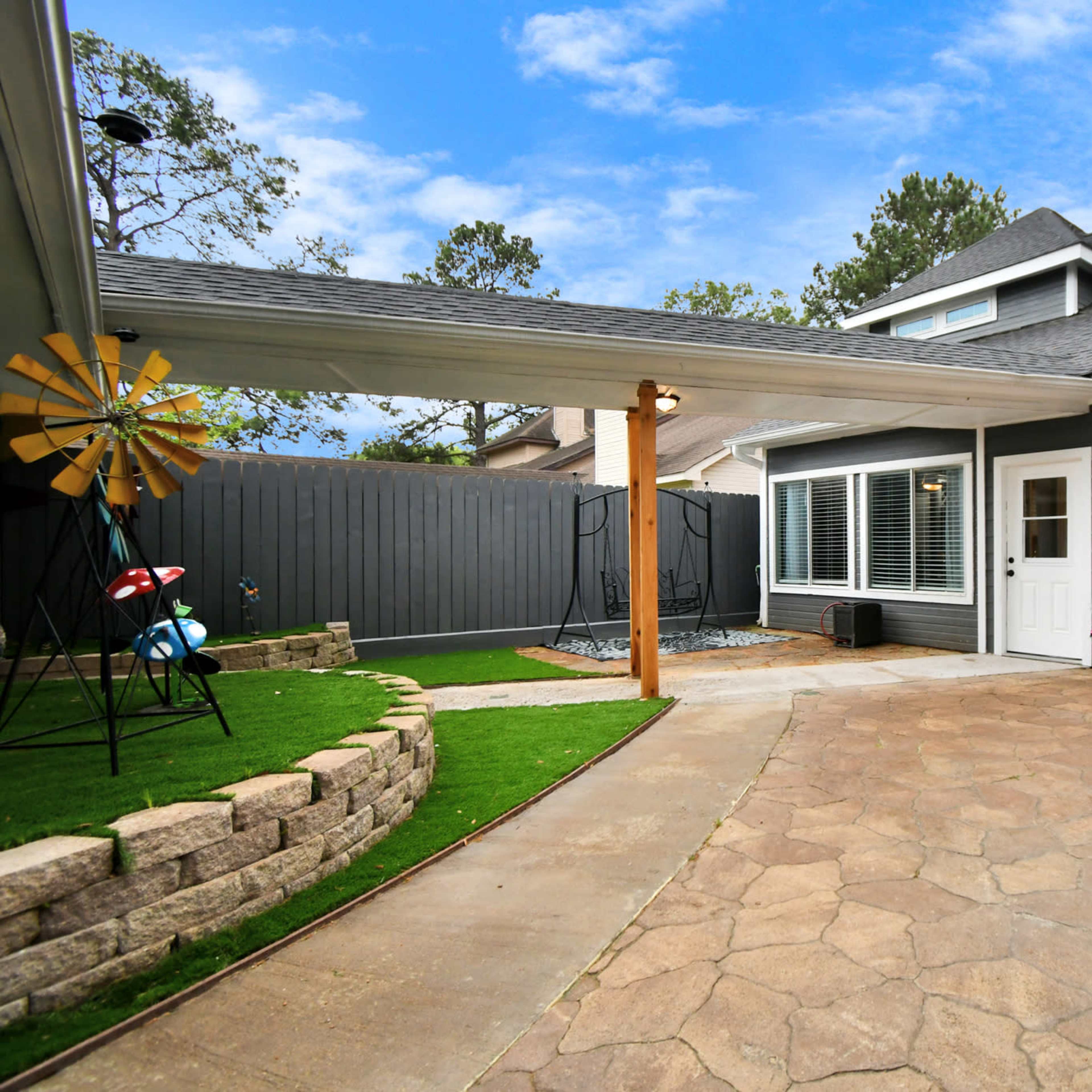 Blooming Elegance: Stylish Home Near the Golf Course Image in Champions Creek Estates, Houston, TX