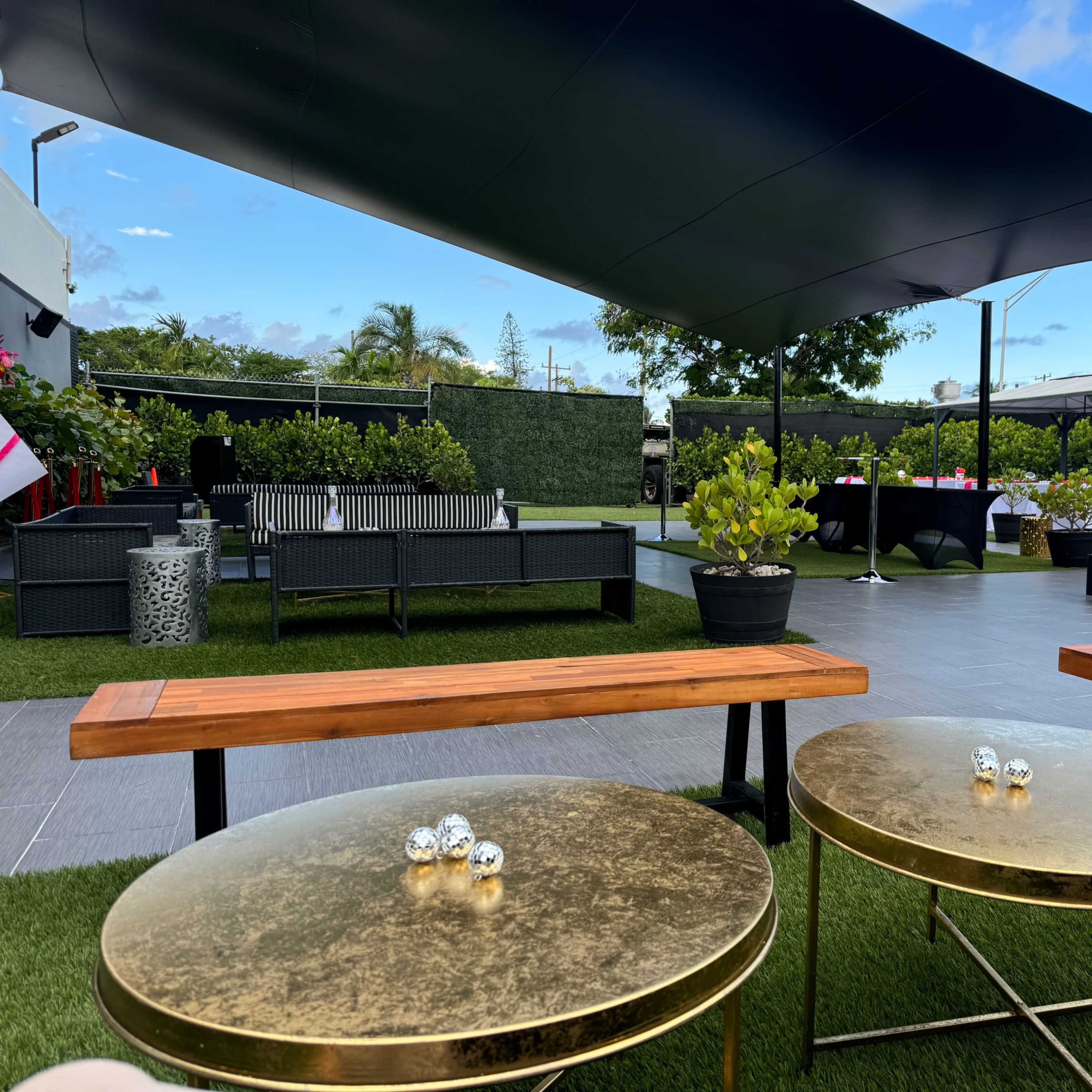 PRIVATE CLUB WITH OUTSIDE GARDEN IN HEART OF MIAMI Image in Little River, Miami, FL