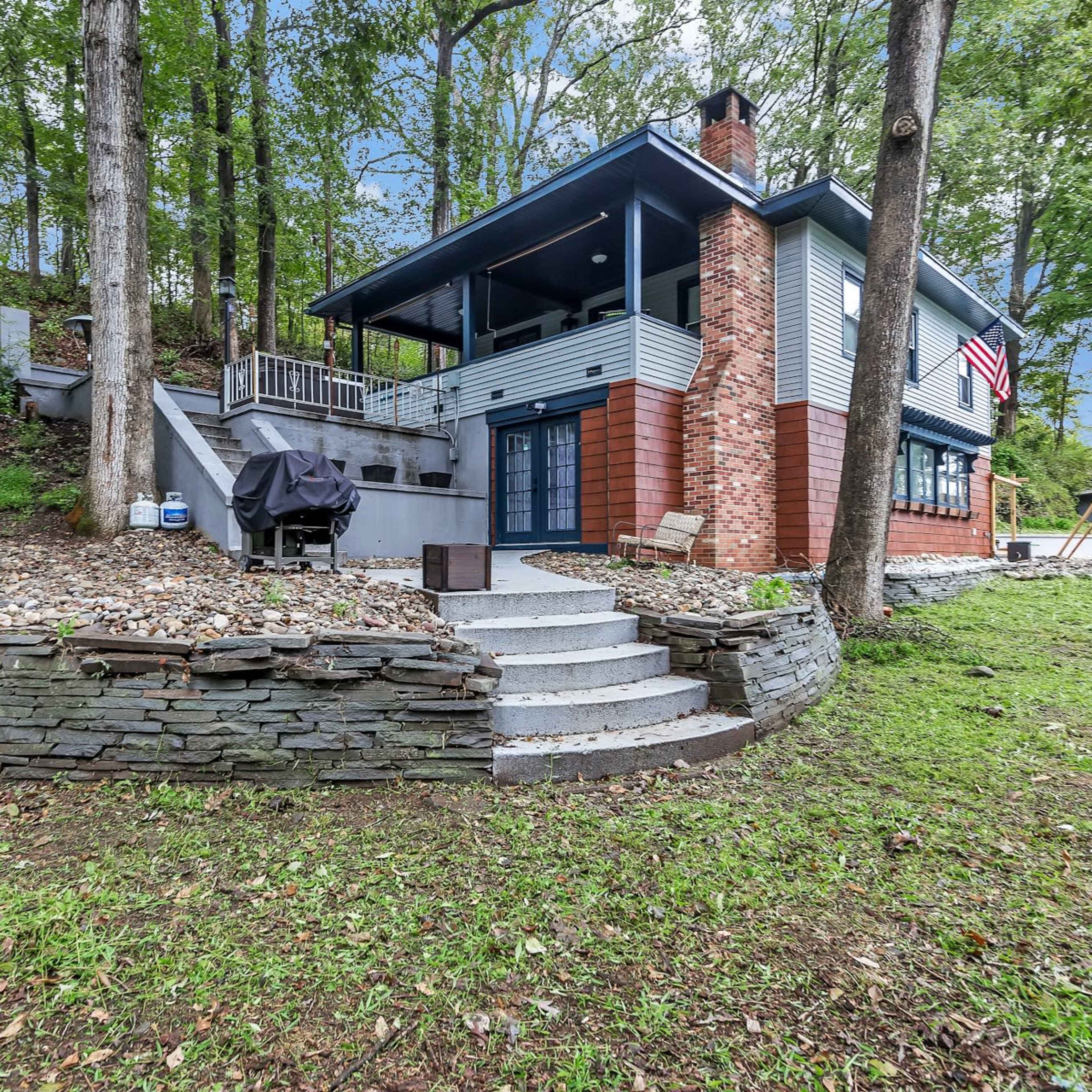 Woodsy creek cottage Image in Stroud Township, East Stroudsburg, PA