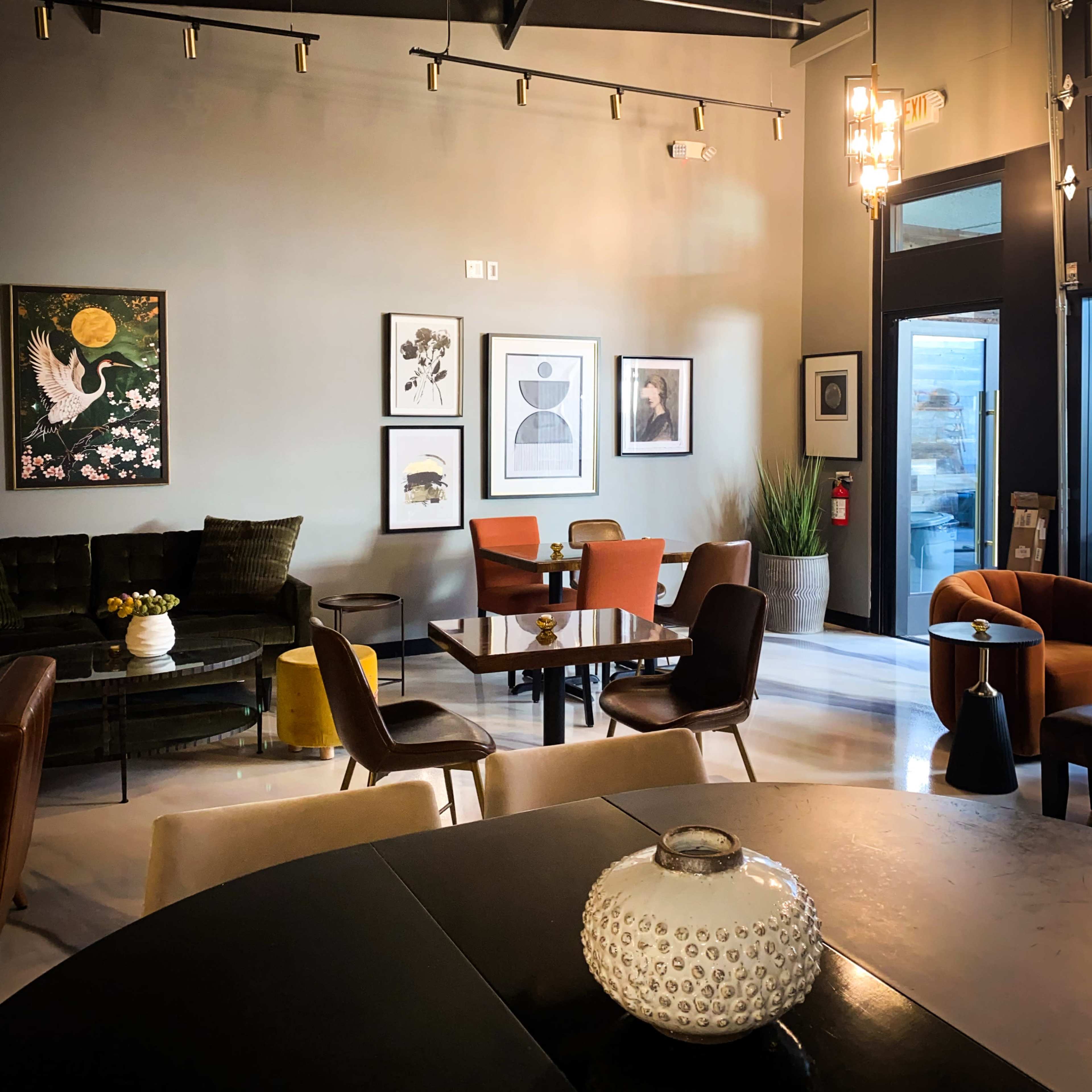 Elegant Lounge with Private Courtyard Image in Fullerton, Fullerton, CA