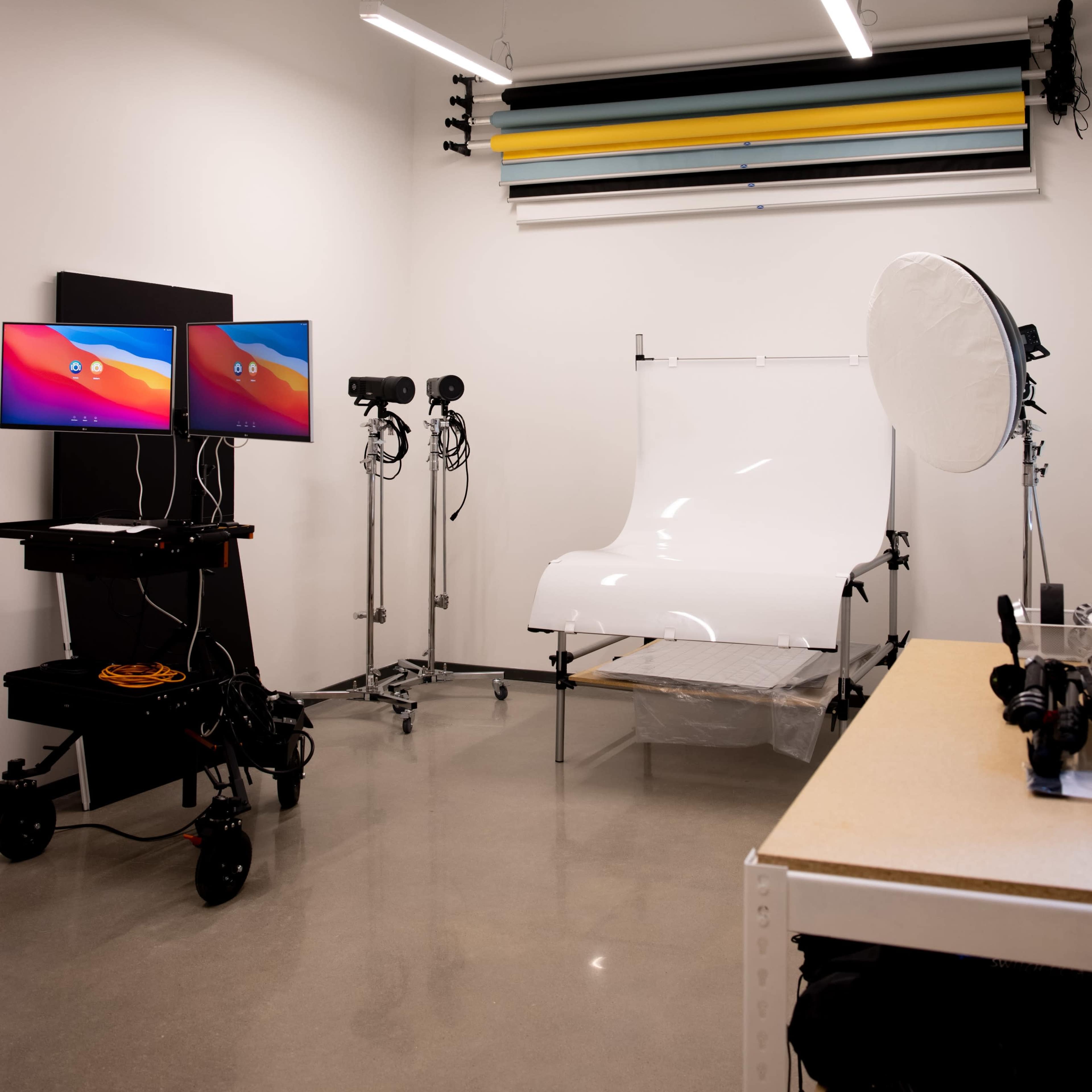 Makers Gym Small Photo Studio w/ Product Table Image in J & A Subdivison, Frisco, TX