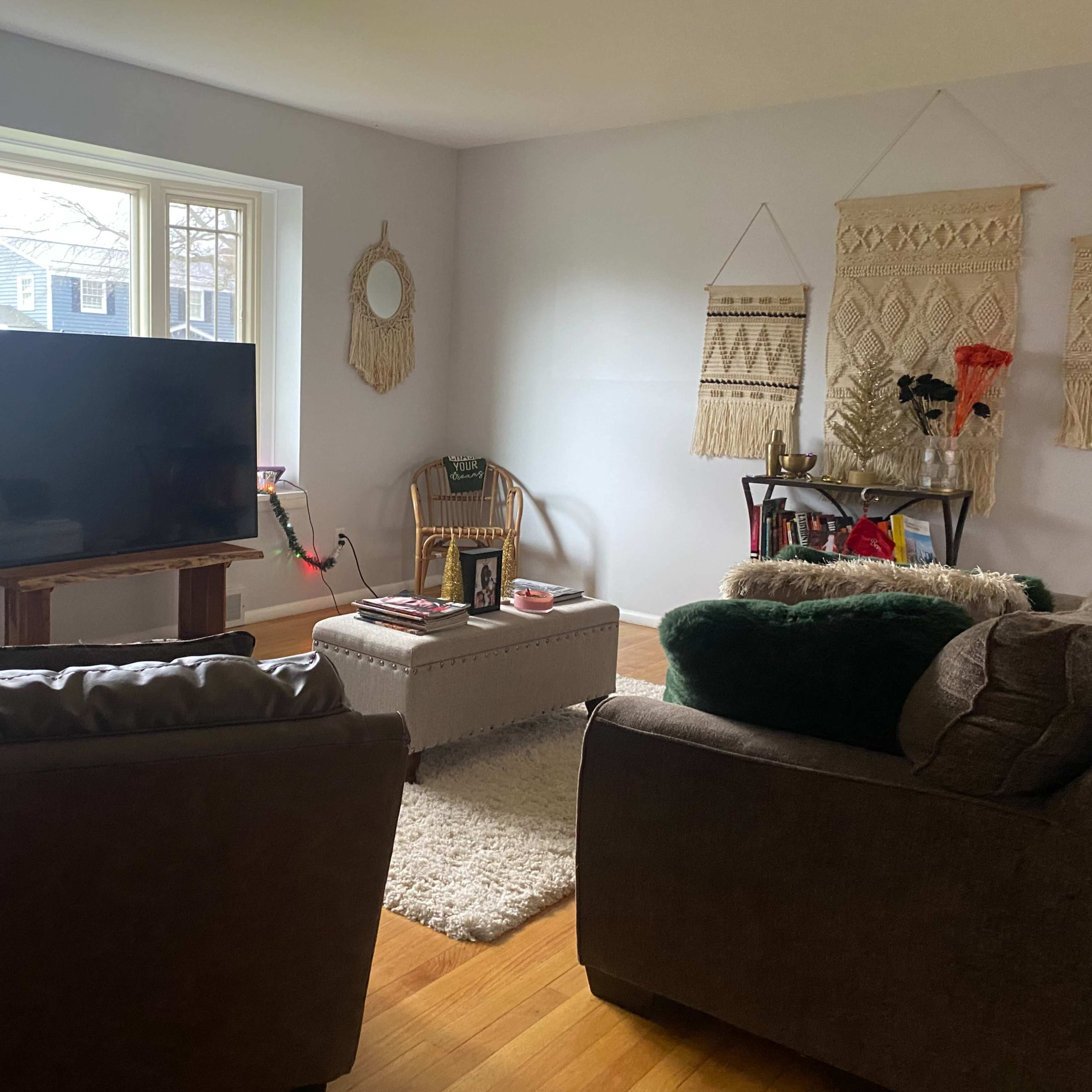 Contemporary Suburban House w/ Lake Image in Murrysville, Murrysville, PA