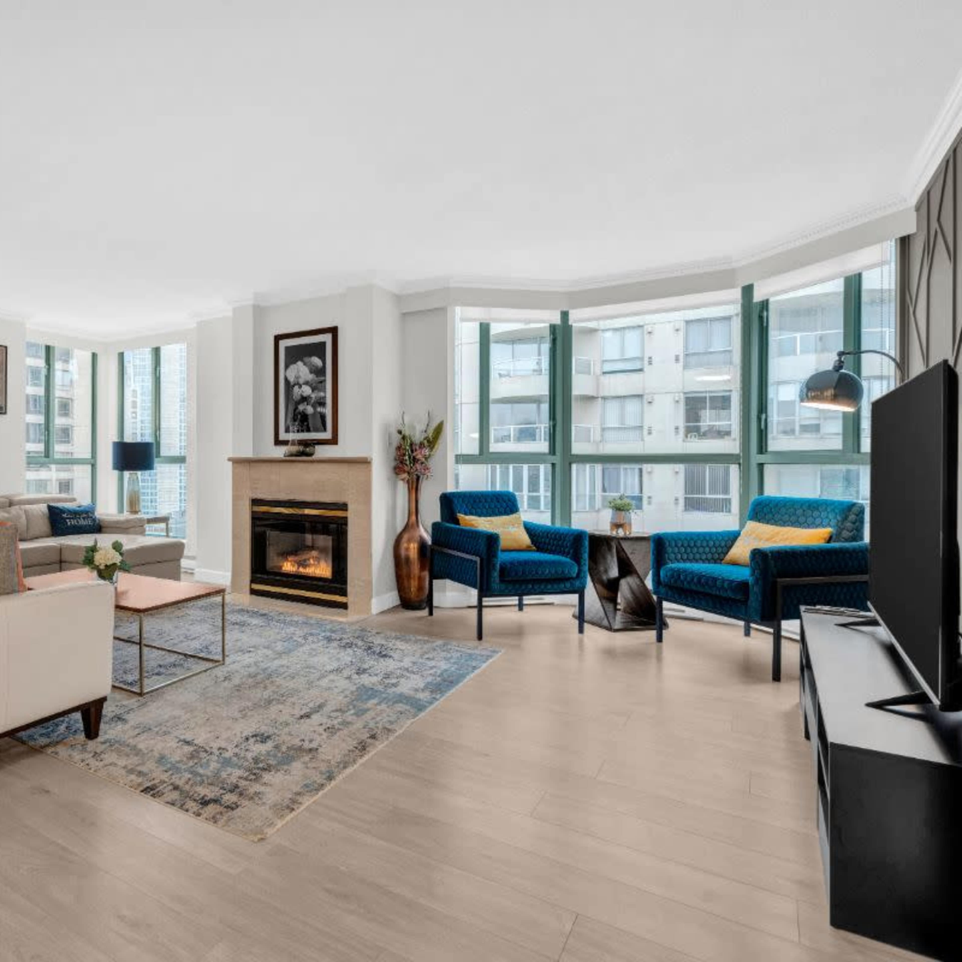 Luxerious Apartment in Robson  Downtown Vancouver 1280sqf Image in Central Vancouver, Vancouver, BC