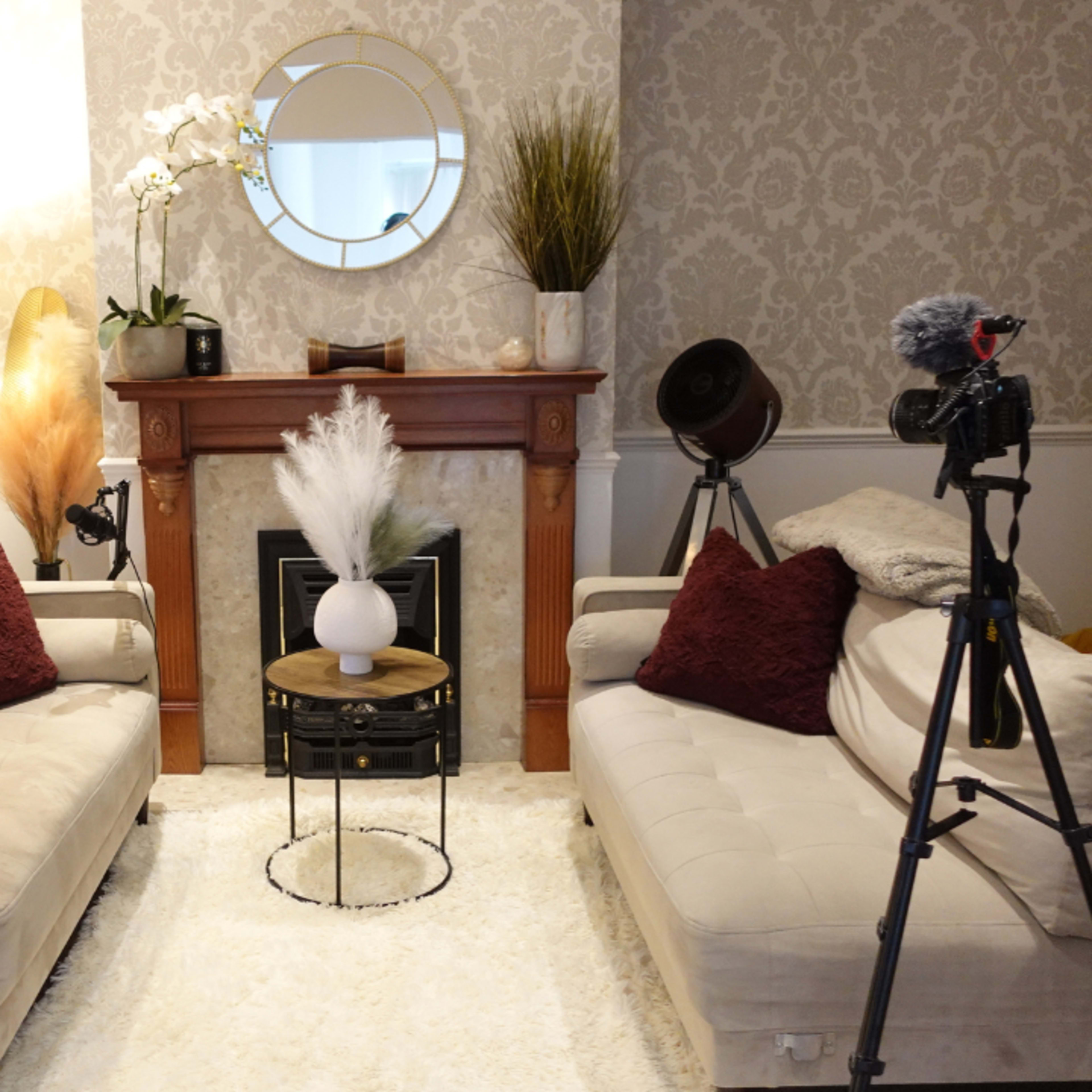 Trendy Aesthetic Content Creation Living Room And Dining Room Image in Luton, Luton, England