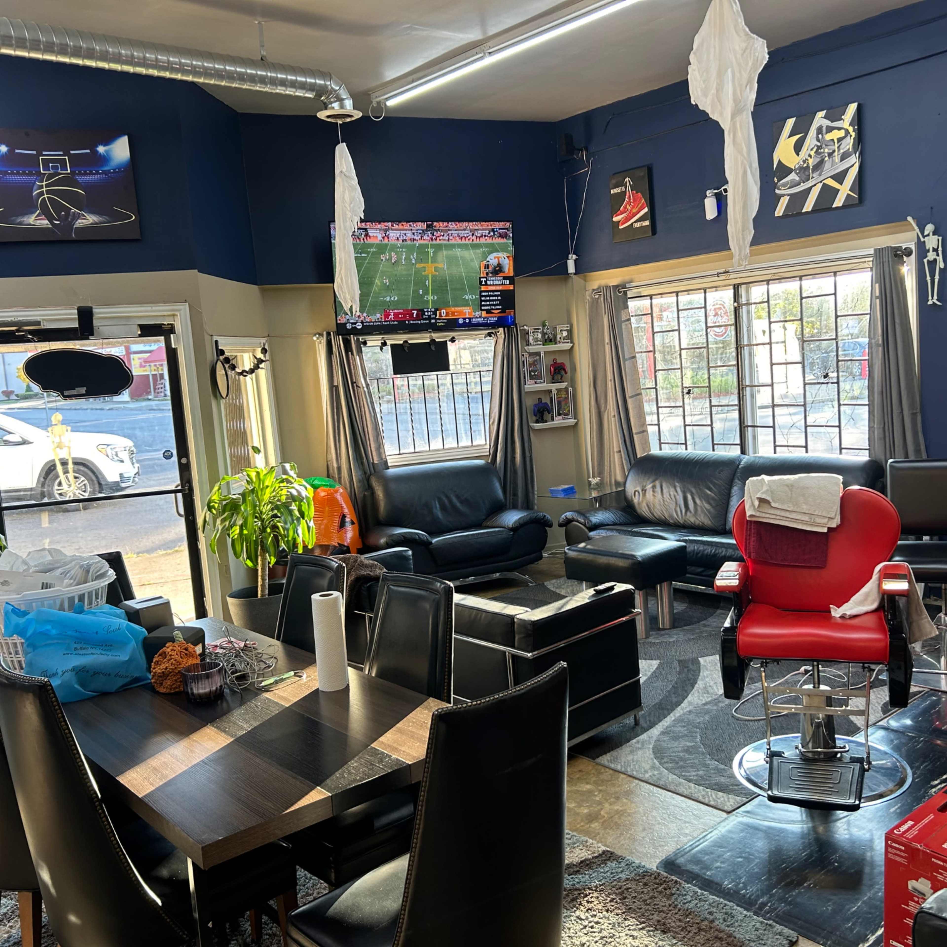 The Lounge & Showroom: Perfect for Pop-Ups, Events, and More Image in Cold Springs, Buffalo, NY