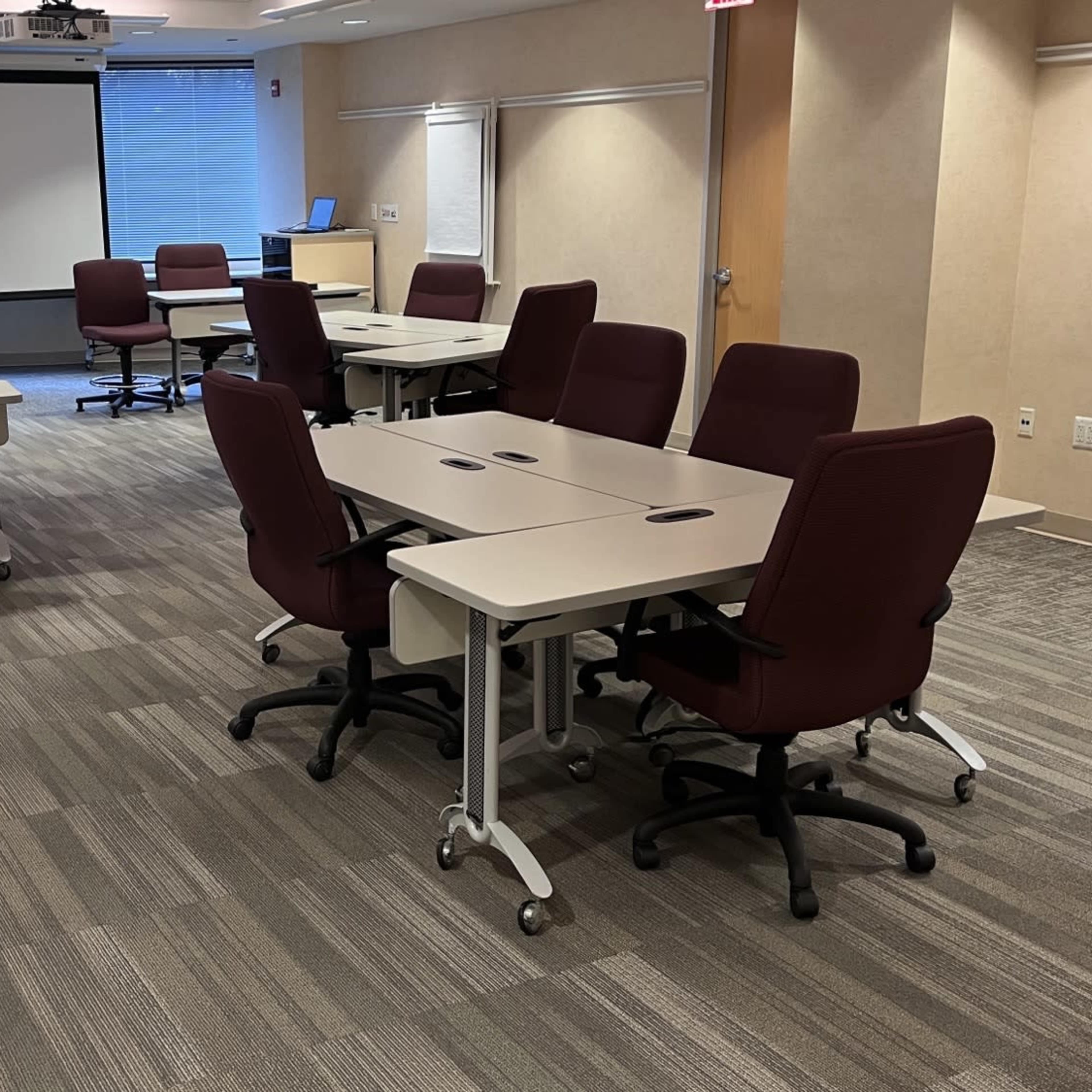 Room 207 - Professional Meeting Room Space located in Crystal City at National Landing Image in Crystal City, Arlington, VA