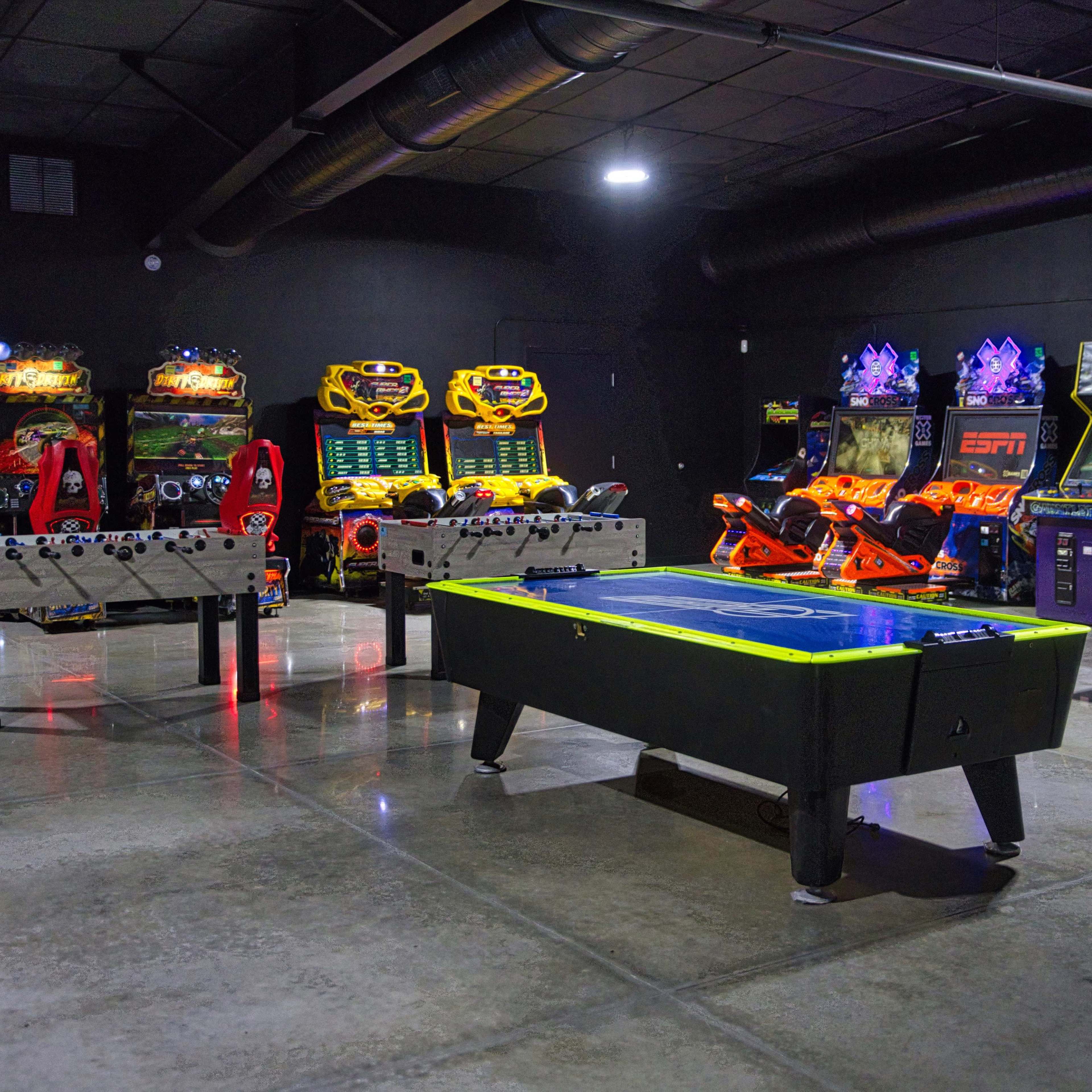 Historic Palmetto, FL - Industrial, spacious, state-of -art AV system with 45 LED TVs!! Image in Palmetto, Palmetto, FL