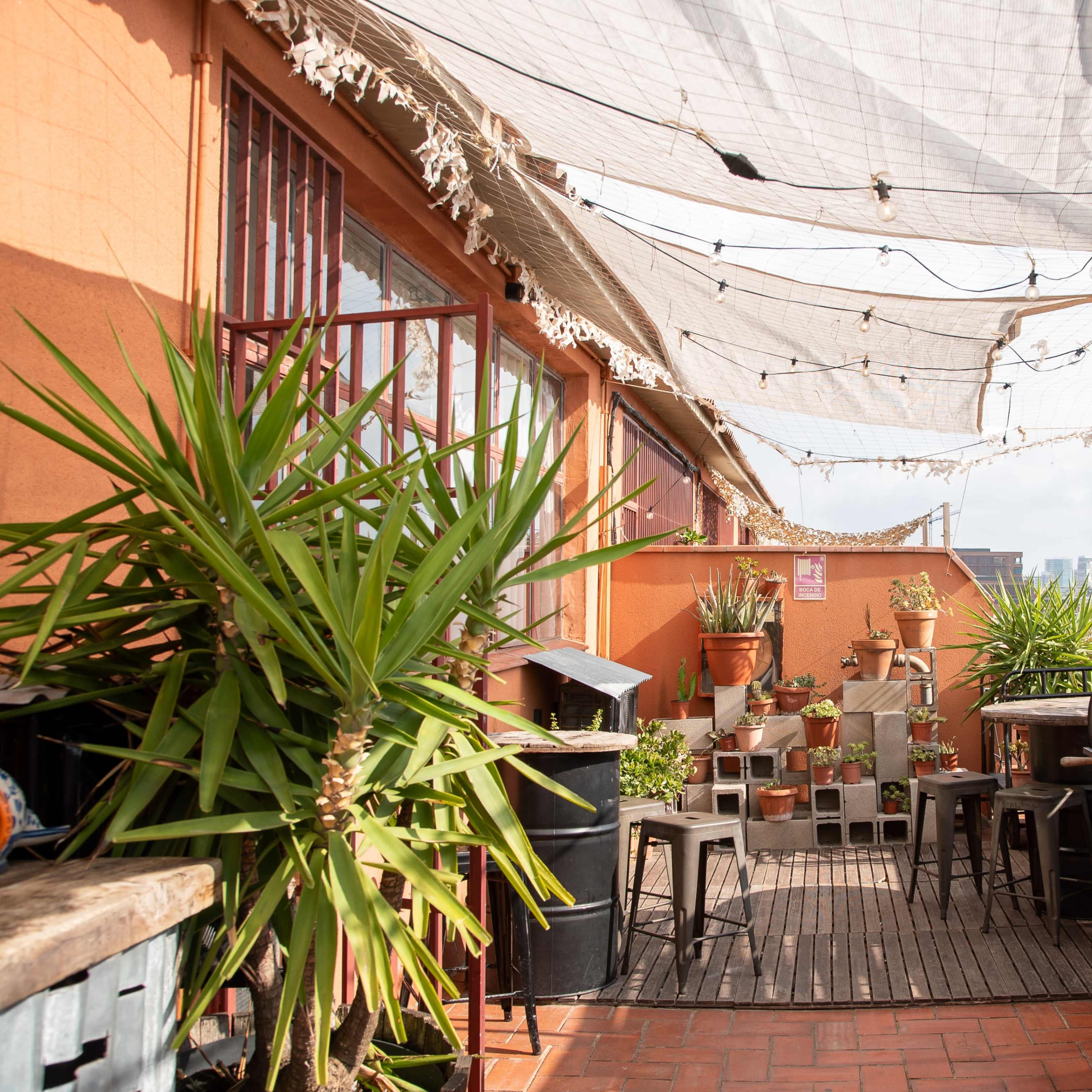 Multifunctional Loft with Huge Terrace and Full Kitchen for Bridal, Birthdays, Baby Showers, Weddings, Dinners, Upscale Parties Imagen en Barcelona, Barcelona, CT