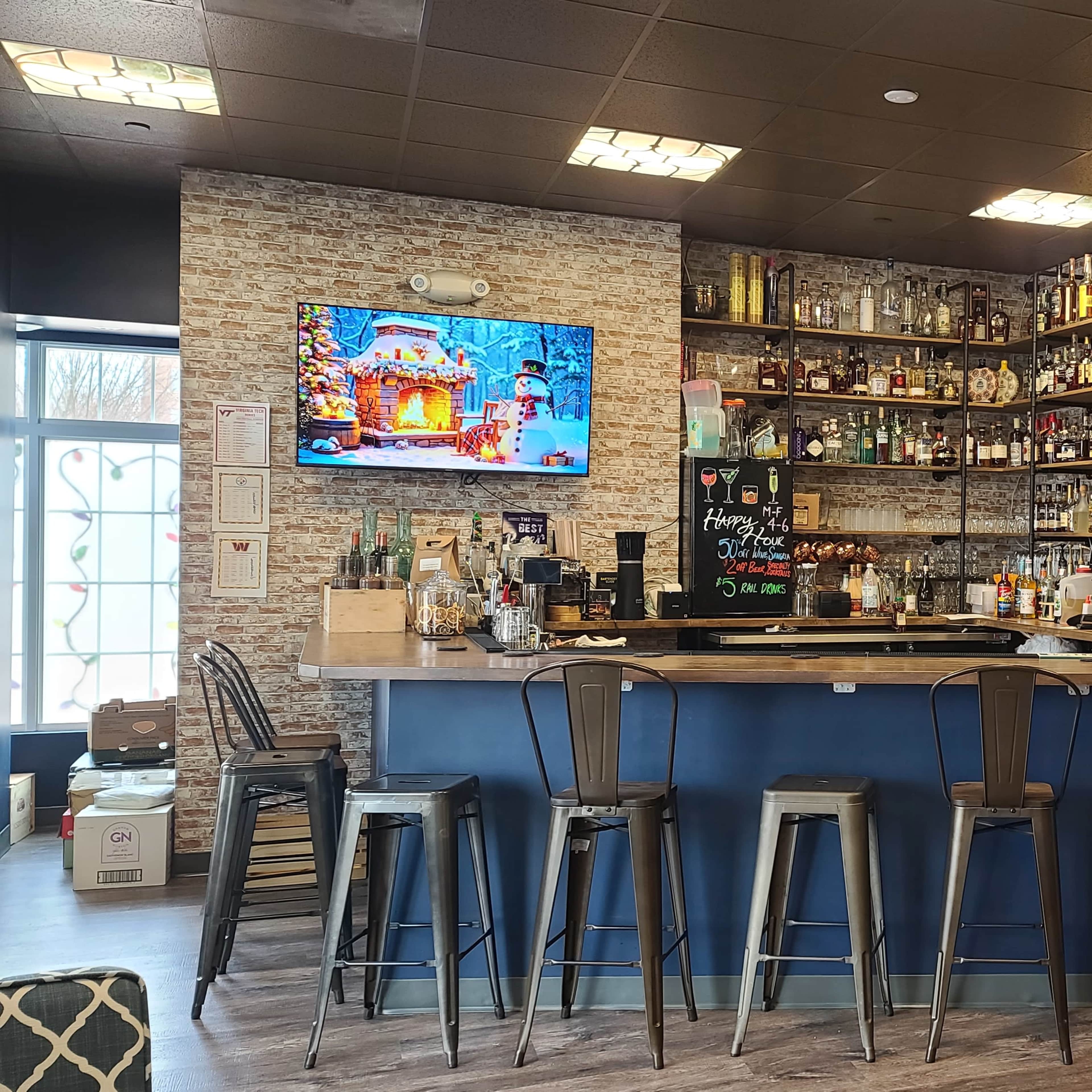 This open floor plan restaurant is located in the Belmont Bay Marina.  25 minutes south of Washington DC. Image in Woodbridge, Woodbridge, VA