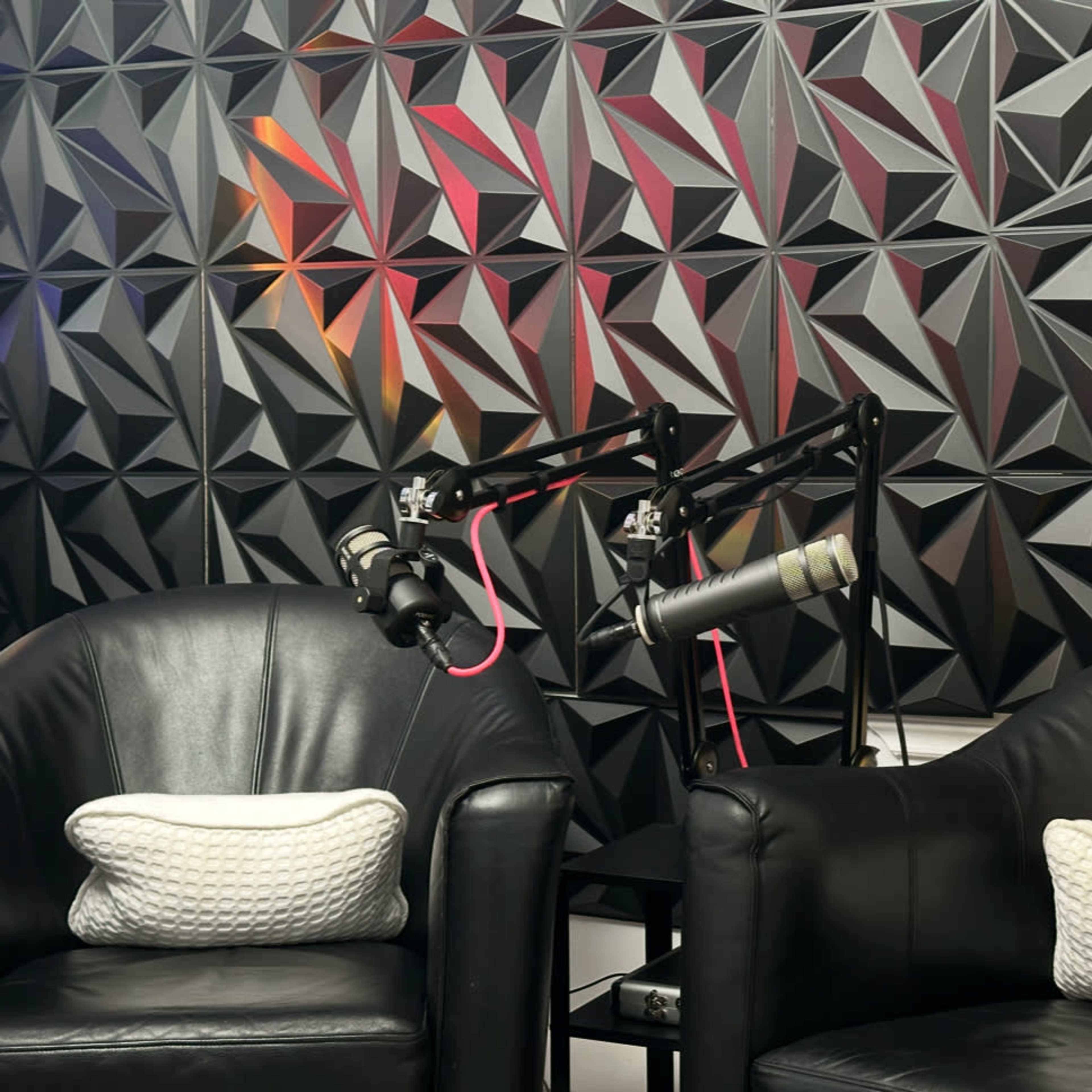 Midtown Toronto Podcast Video and Audio Studio Image in Sherwood Park, Toronto, ON