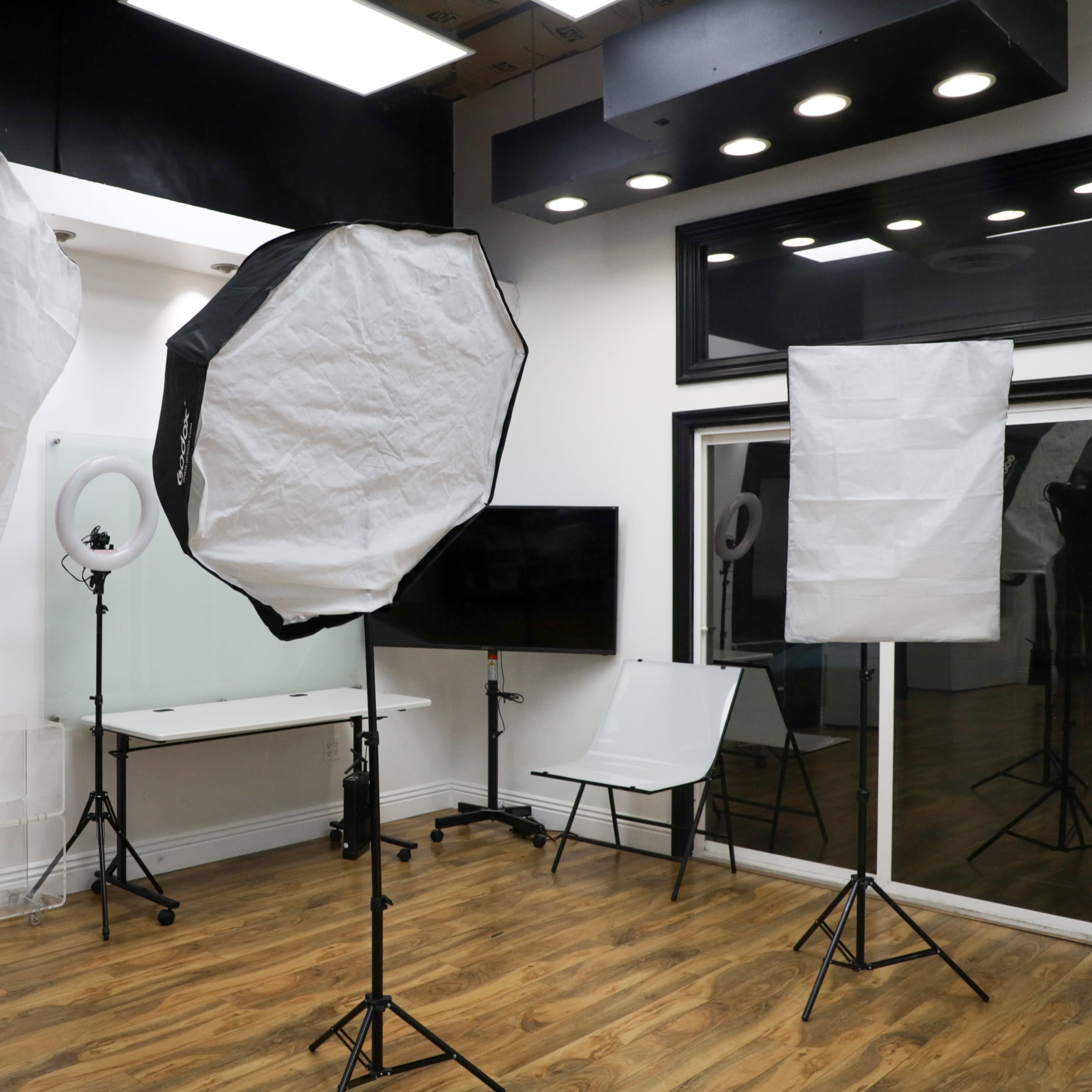 Chic Creative Studio for Photo, Video, Podcast & Events Image in Aliso Viejo, Aliso Viejo, CA