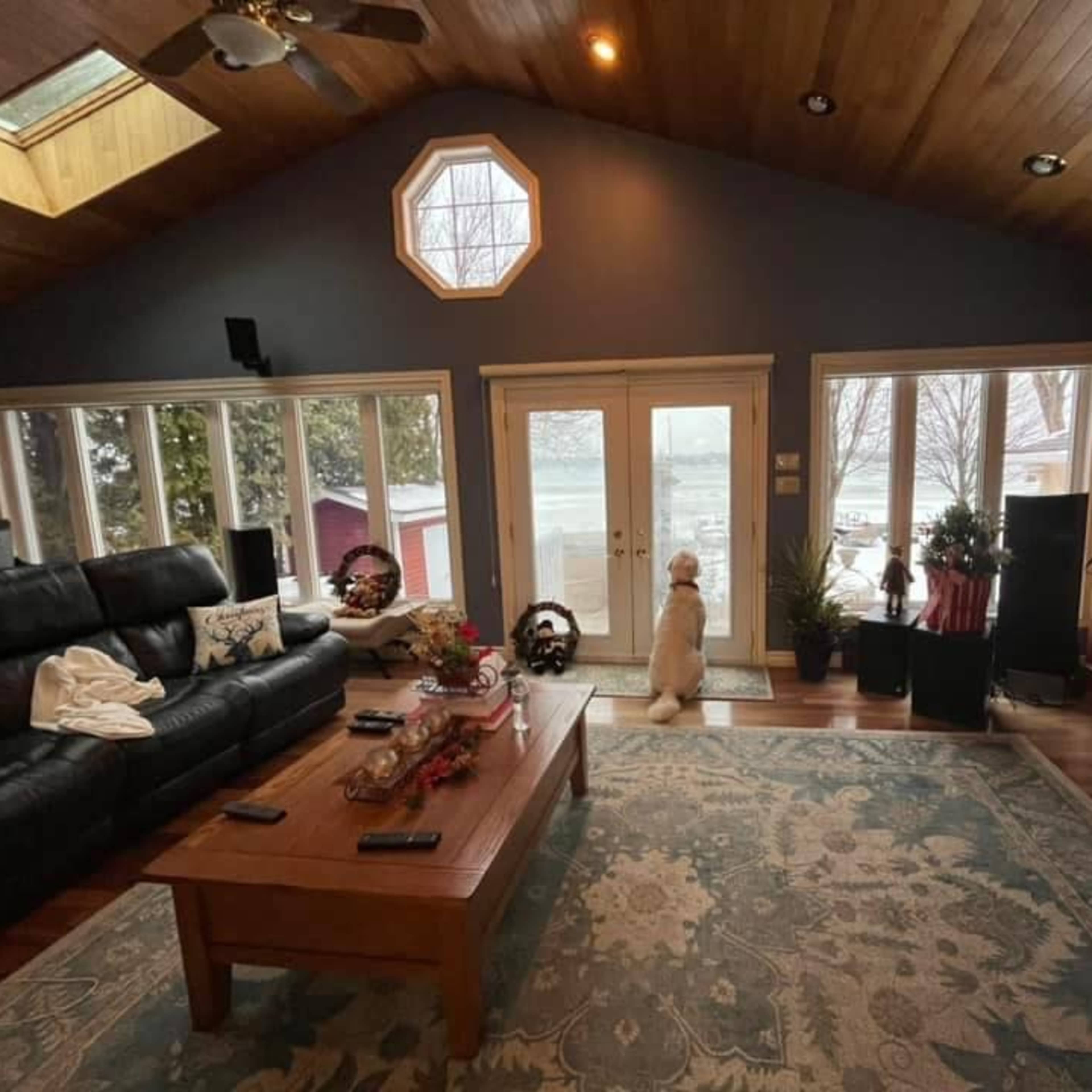 Unique Lakehouse with Beautiful Sunrises Image in Severn, Washago, ON